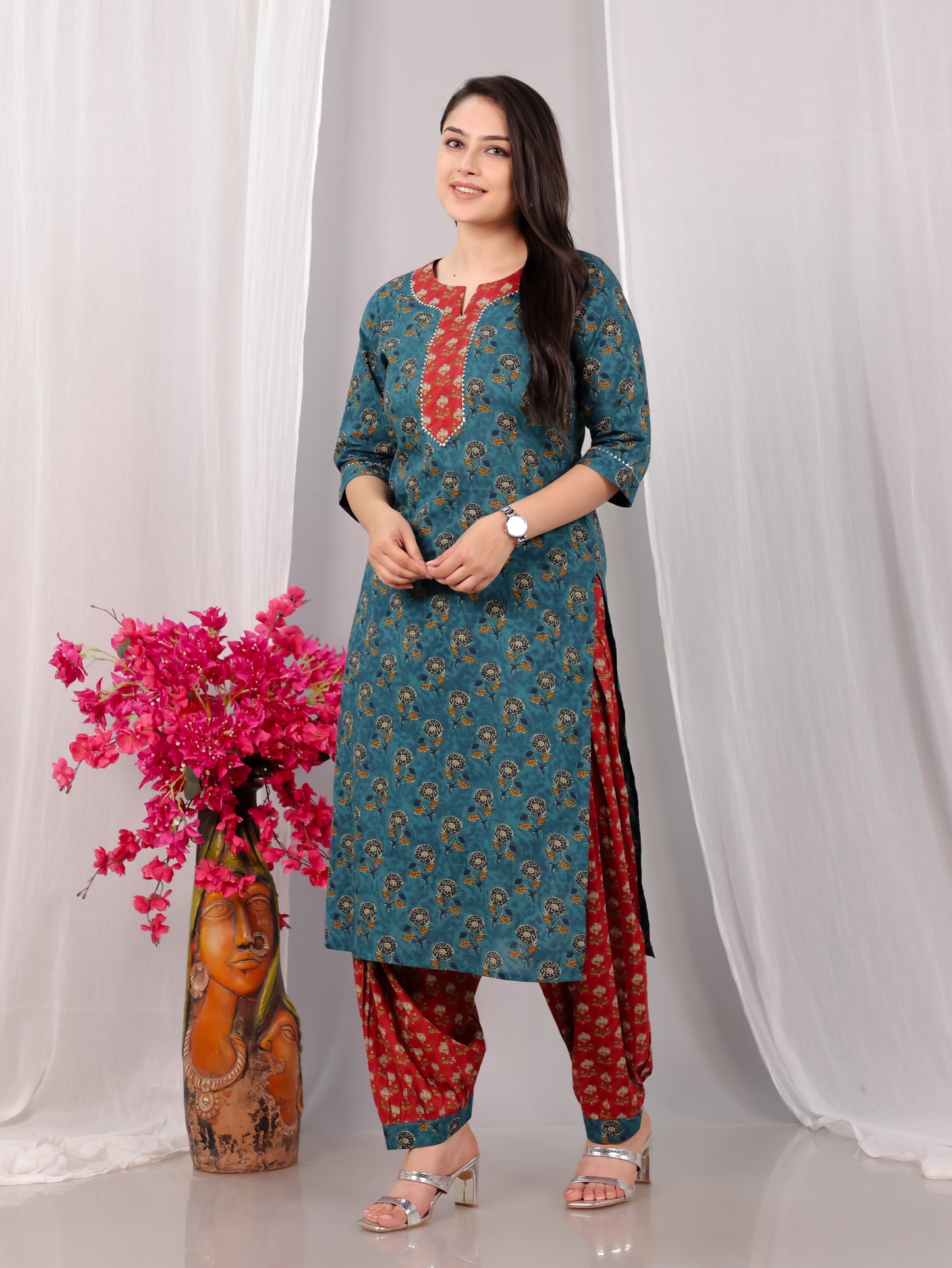 Embroidered Soft Cotton Floral Straight Turquoise Kurta