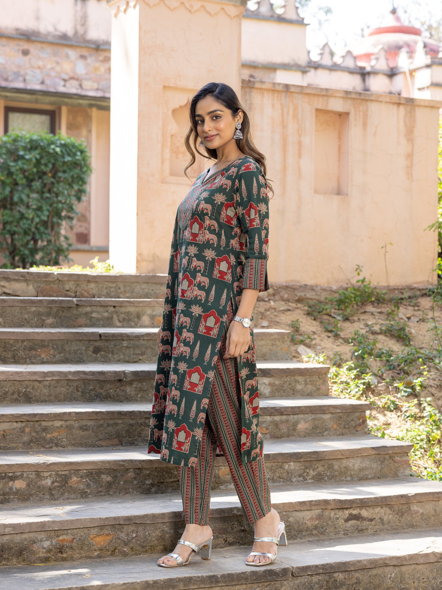 Embroidered Soft Cotton Abstract Straight Dark Green