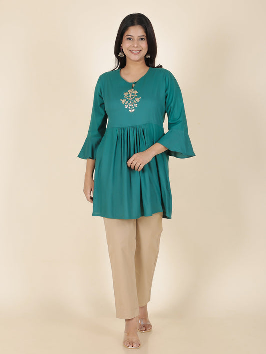 Viscose Solid Straight Green Kurti