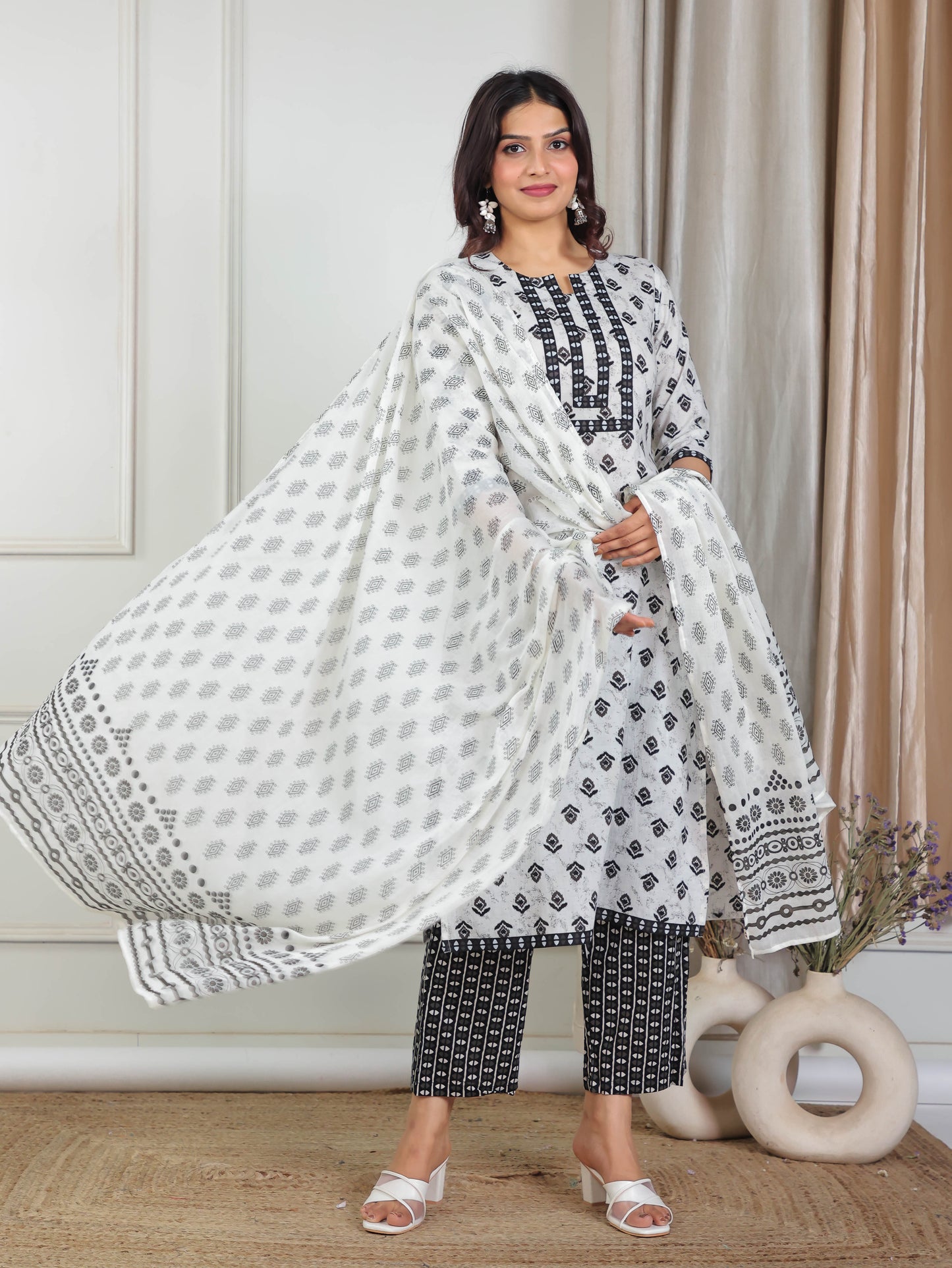 Cotton Voile Butti Off White Dupatta