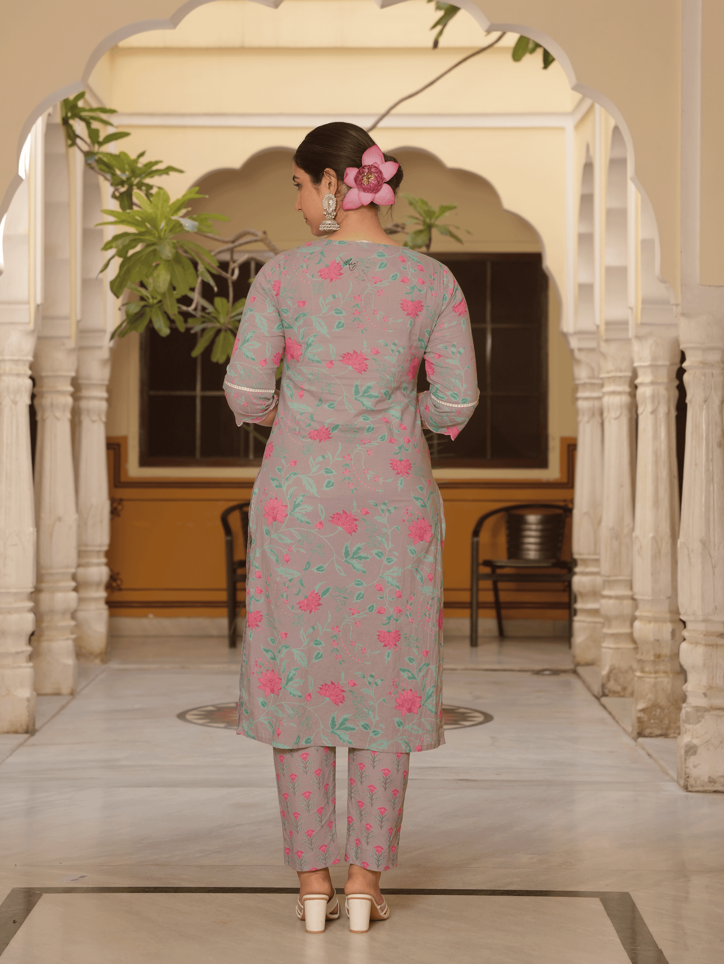 Embroidered Soft Cotton Floral Straight Grey Kurta