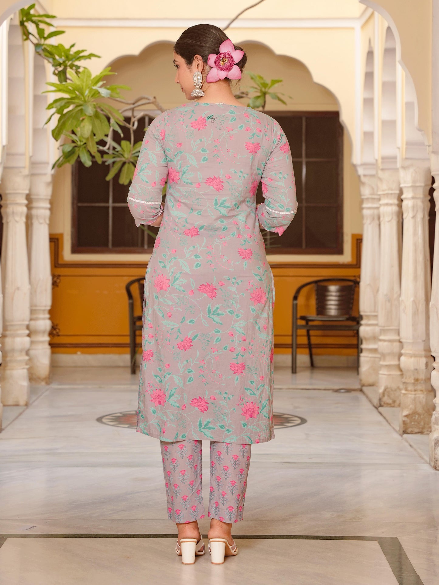 Embroidered Soft Cotton Floral Straight Grey Kurta