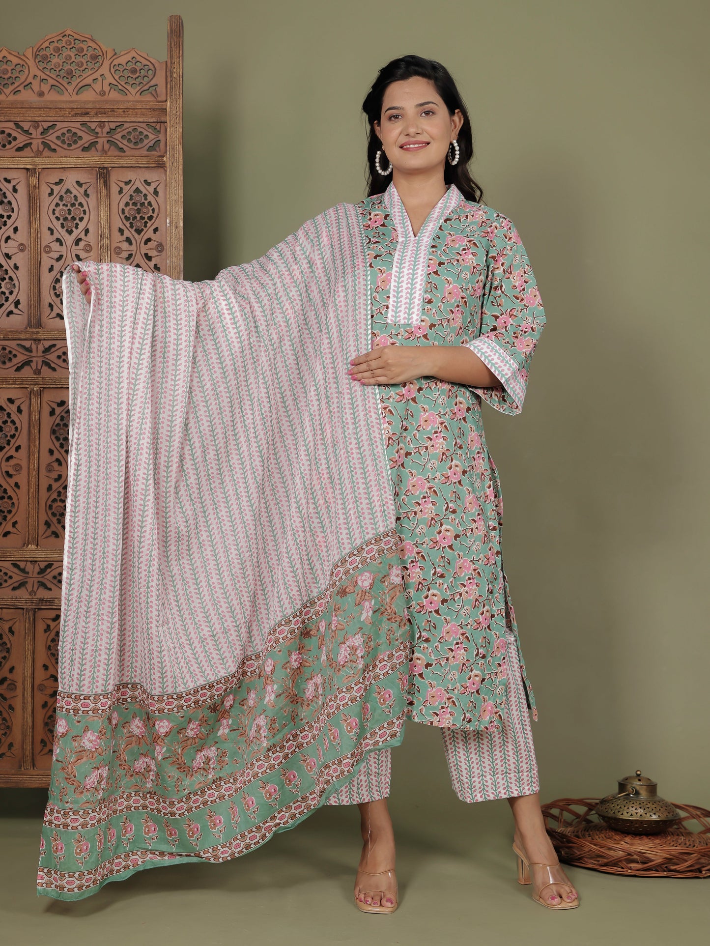 Soft Cotton Floral Straight Green Kurta