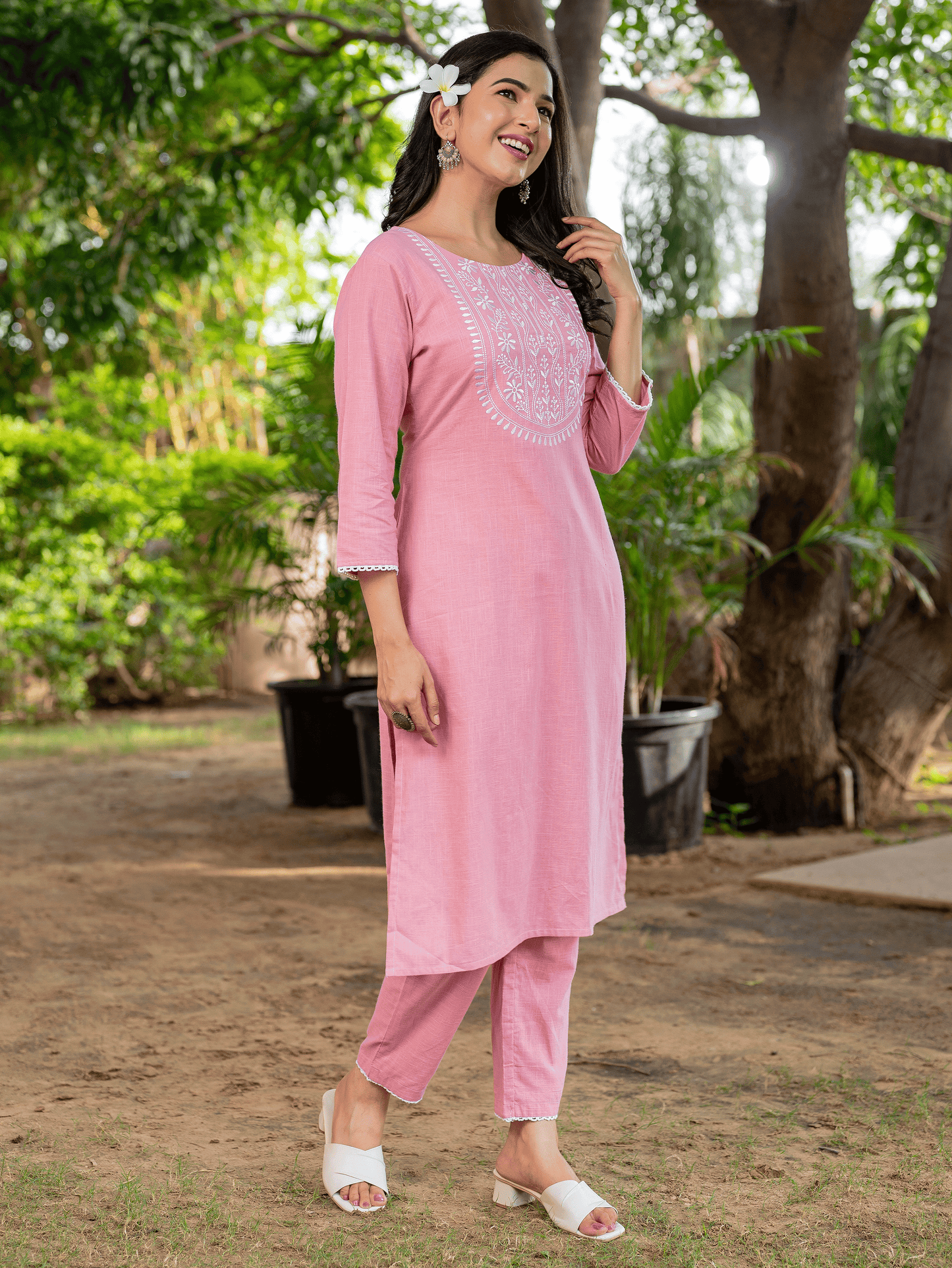 Embroidered Natural Cotton Solid Straight Pink Kurta