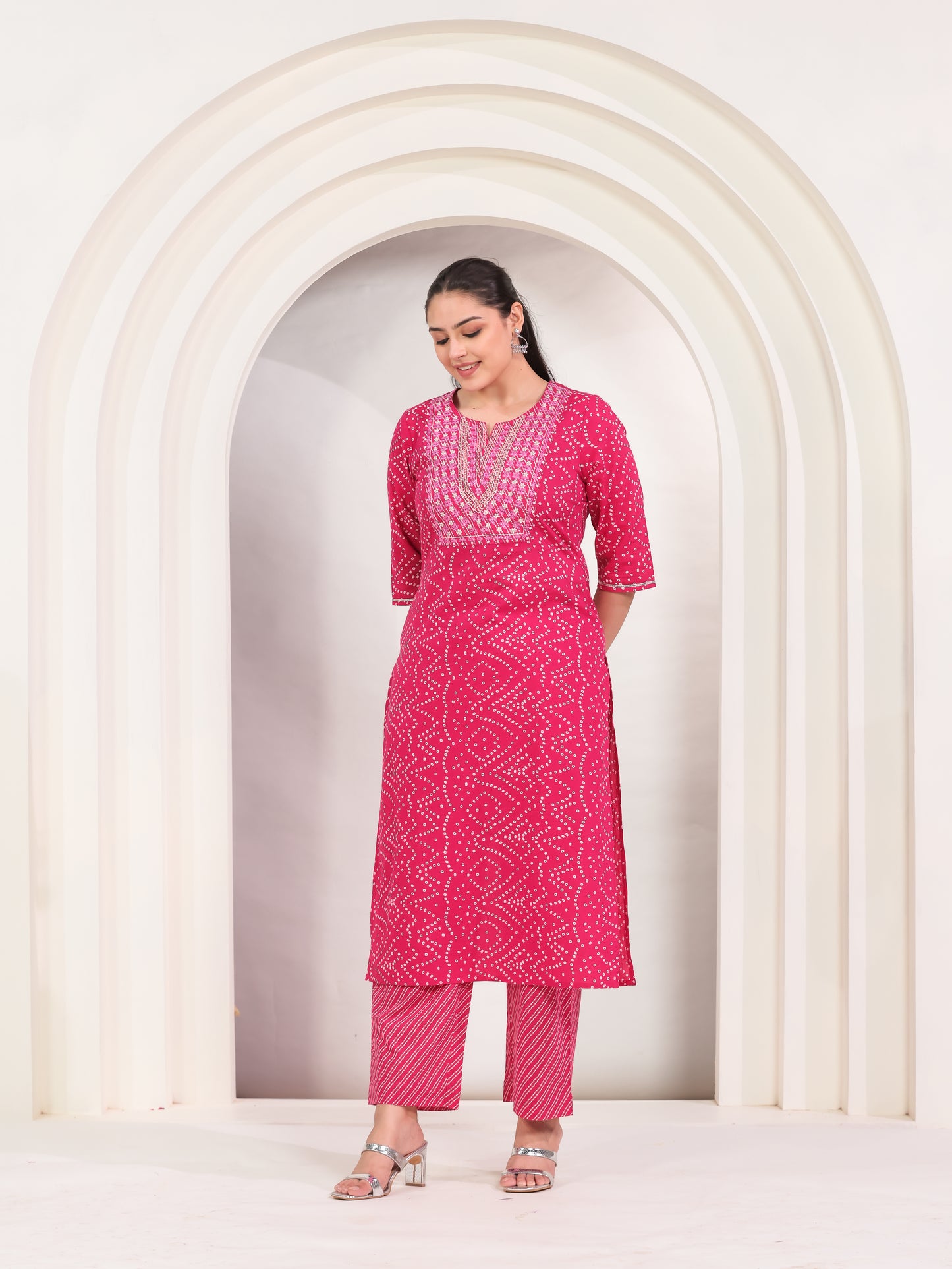 Embroidered Soft Cotton Bandhani Straight Pink Kurta