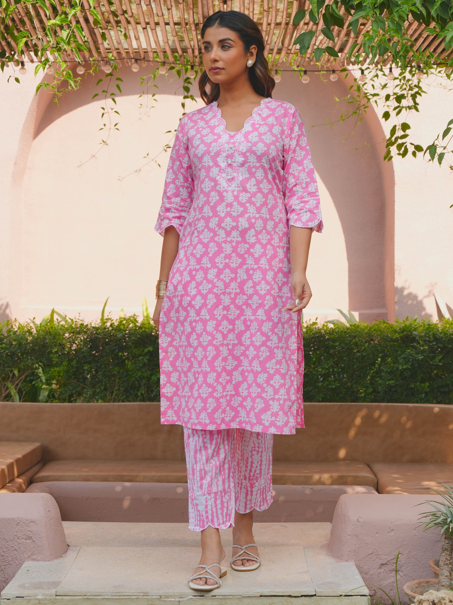 Embroidered Soft Cotton Floral Straight Pink Kurta