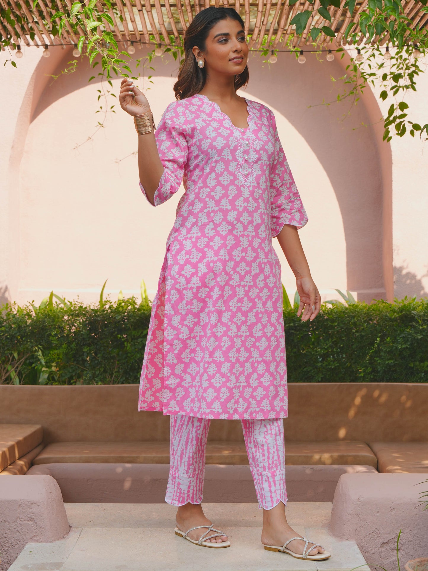 Embroidered Soft Cotton Floral Straight Pink Kurta