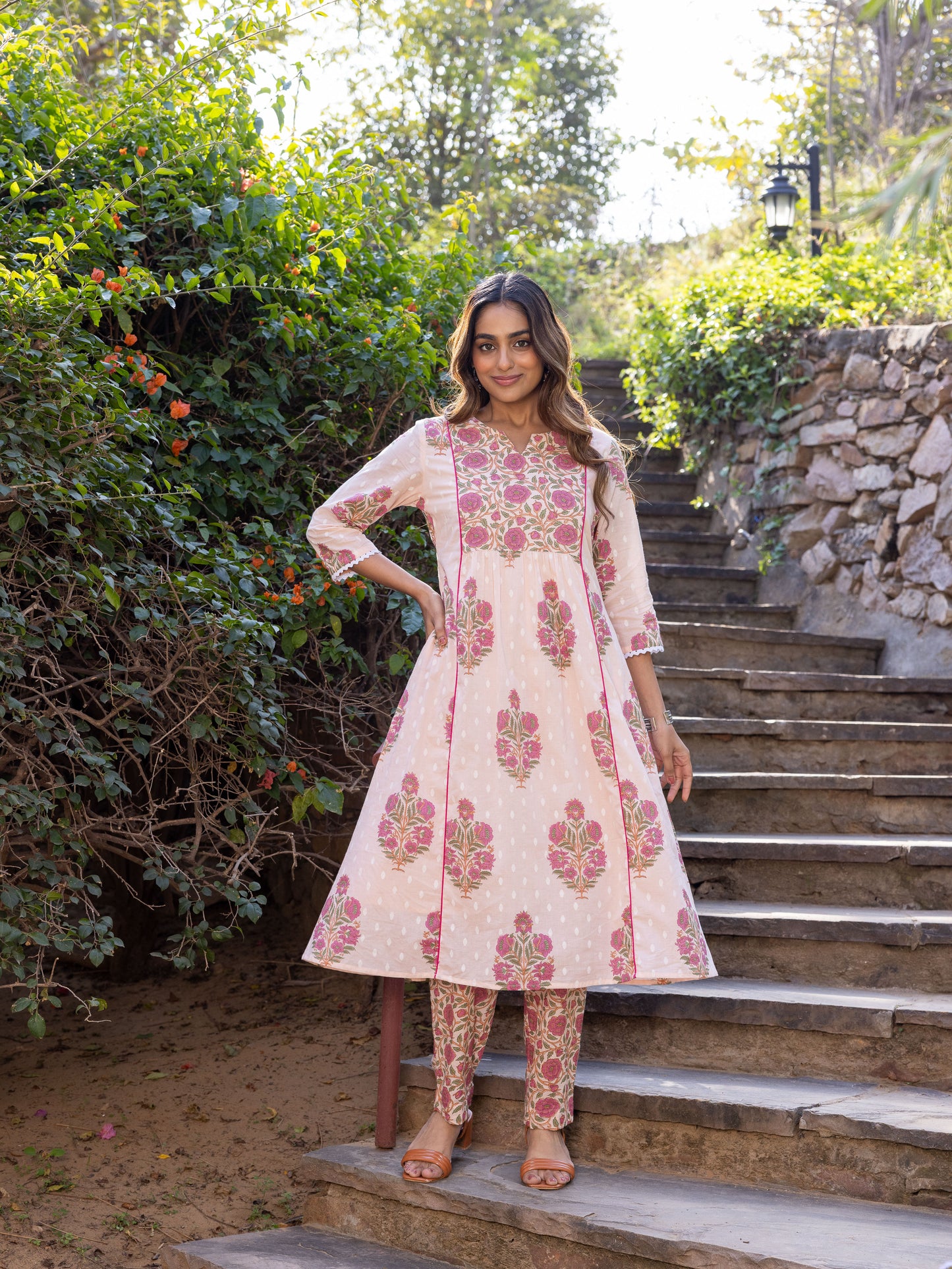 Soft Cotton Butti Panelled Pink Kurta