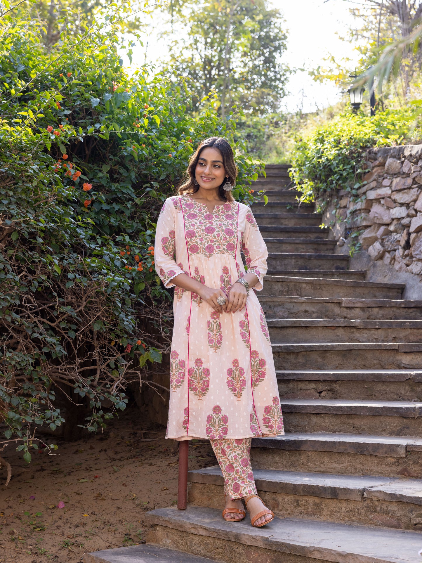 Soft Cotton Butti Panelled Pink Kurta