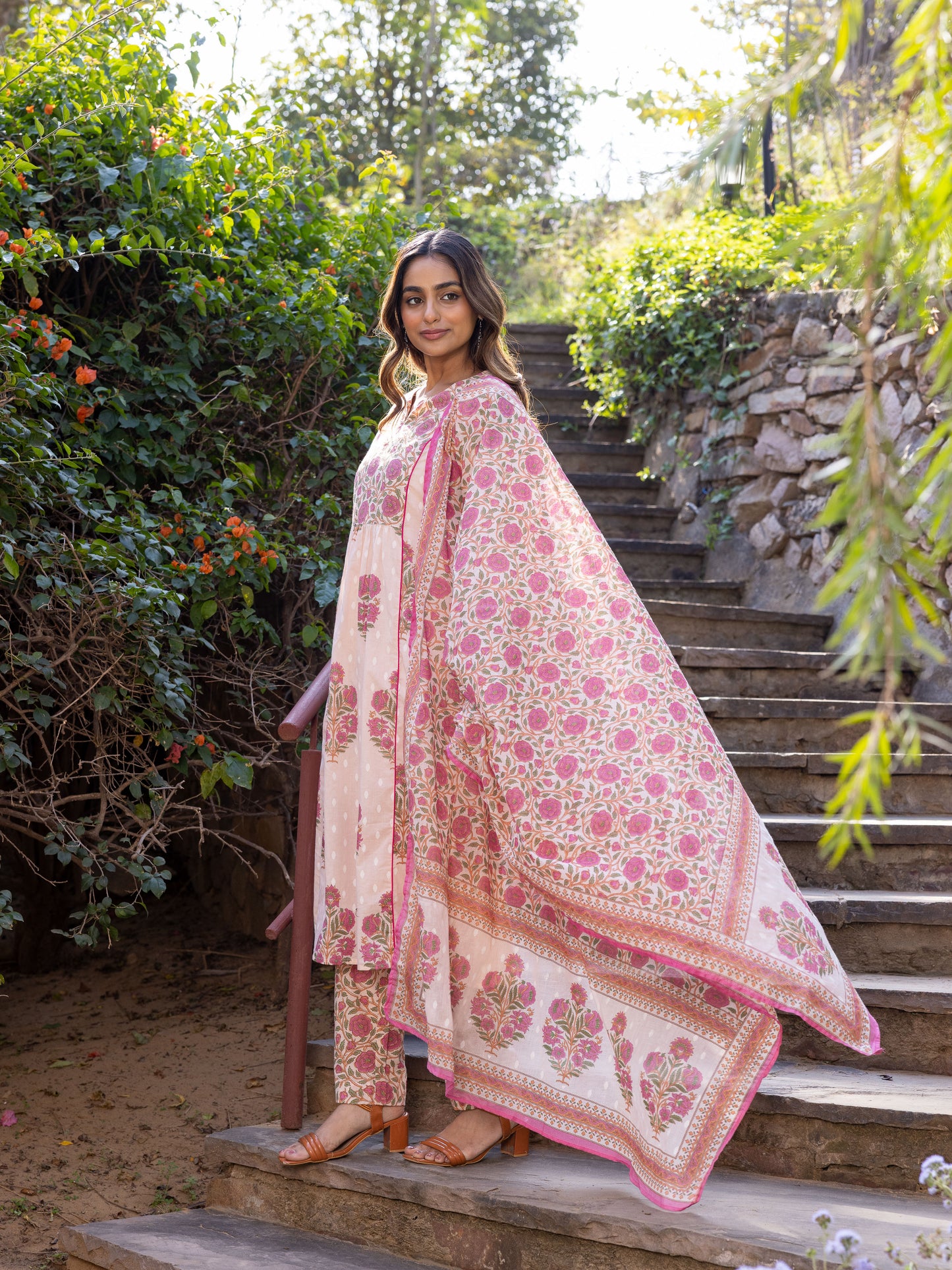 Soft Cotton Butti Panelled Pink Kurta