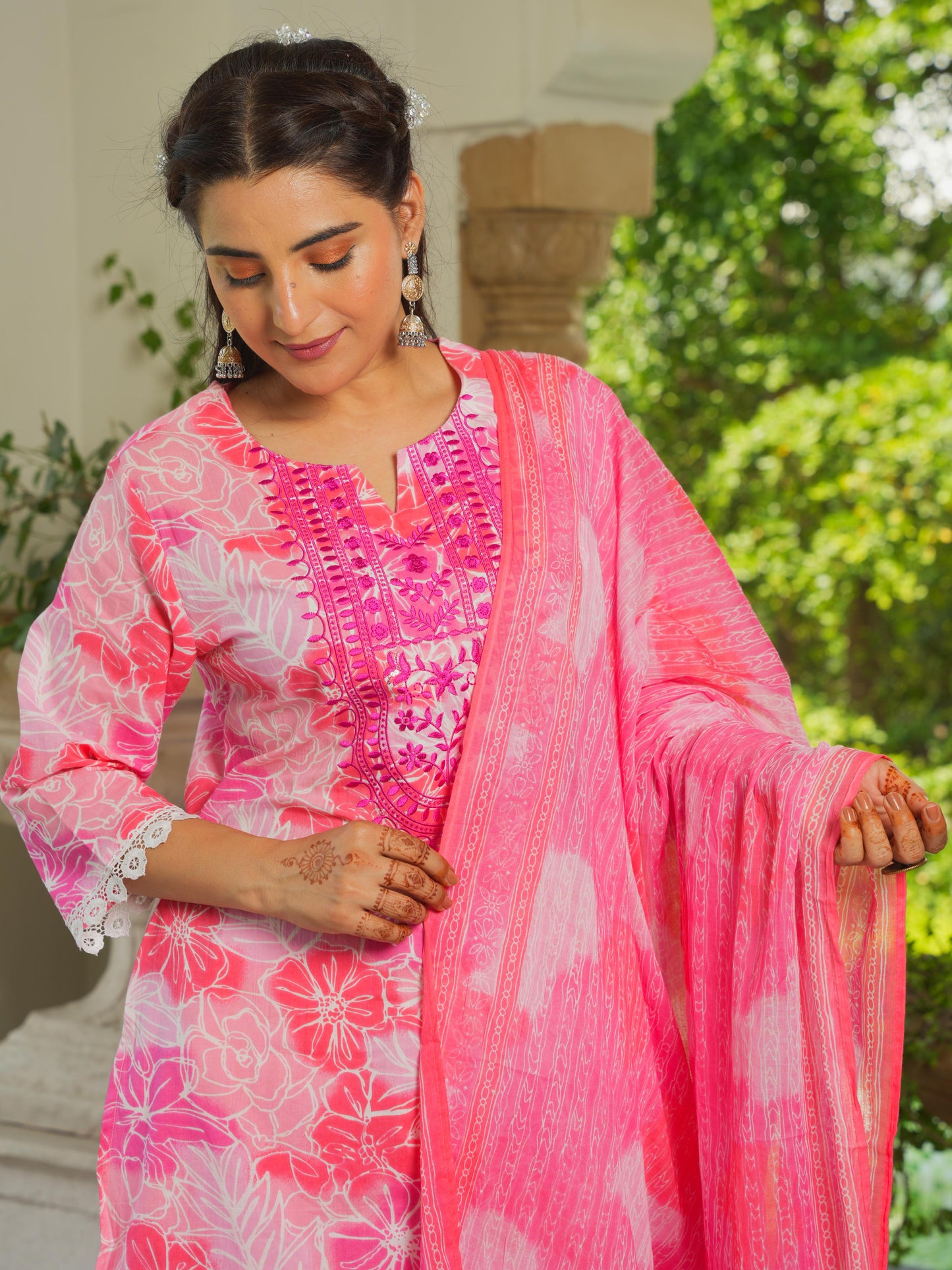 Embroidered Soft Cotton Floral Straight Pink Kurta