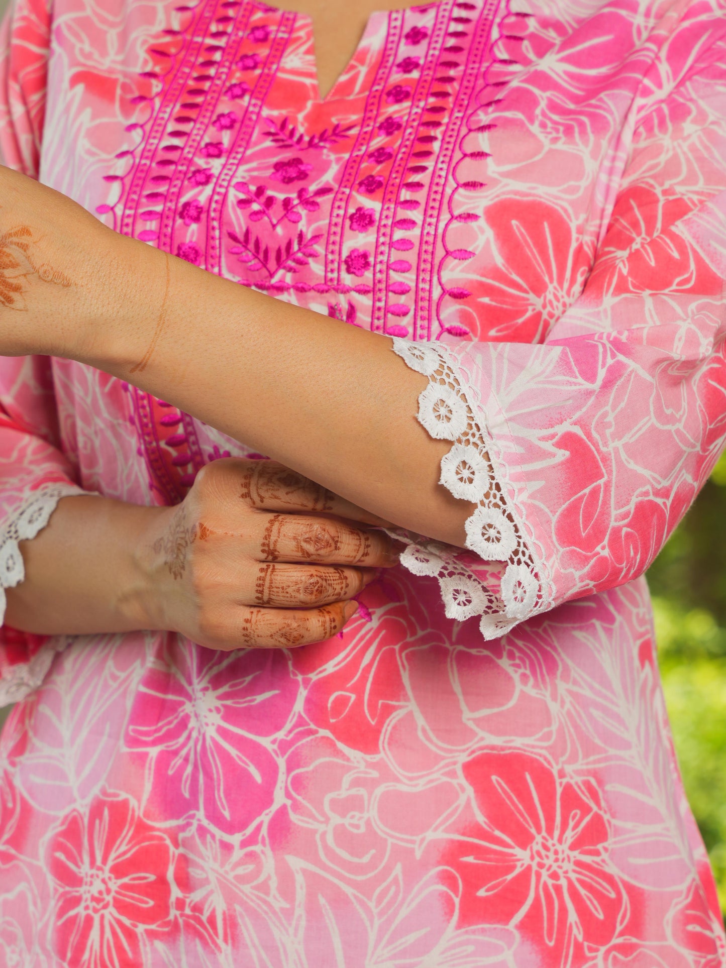 Embroidered Soft Cotton Floral Straight Pink Kurta