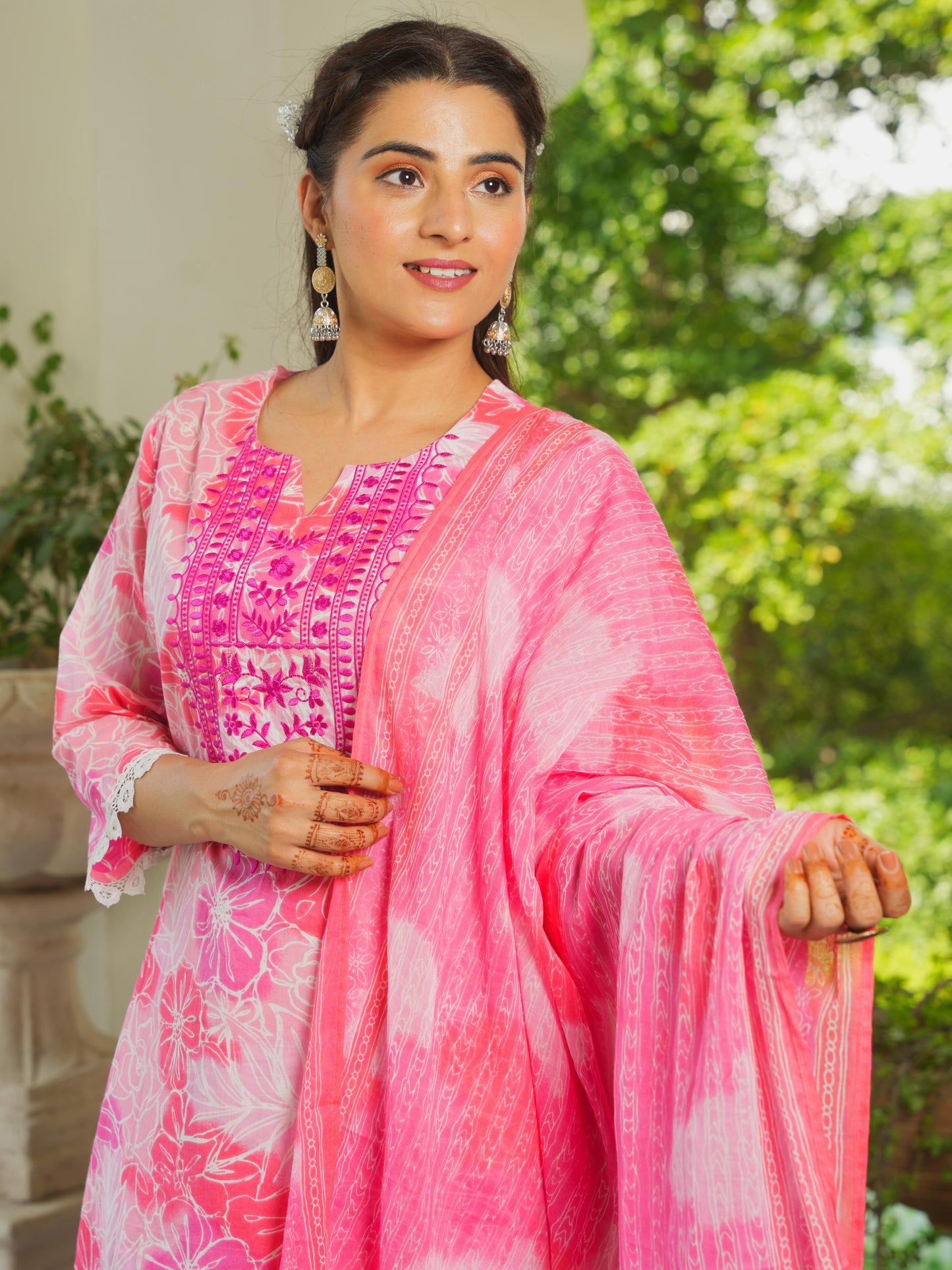Embroidered Soft Cotton Floral Straight Pink Kurta