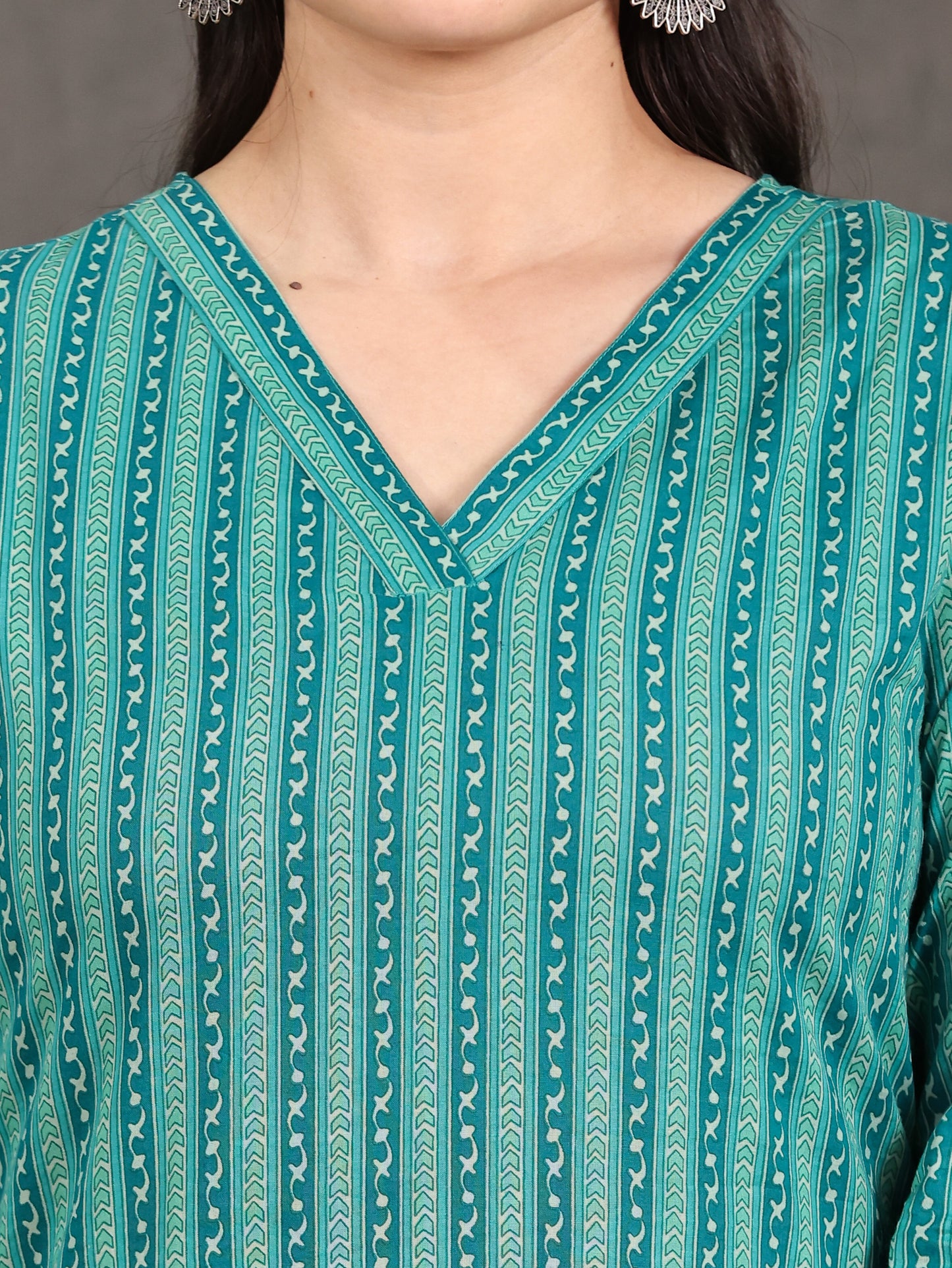 Embroidered Soft Cotton Striped Straight Green Kurta