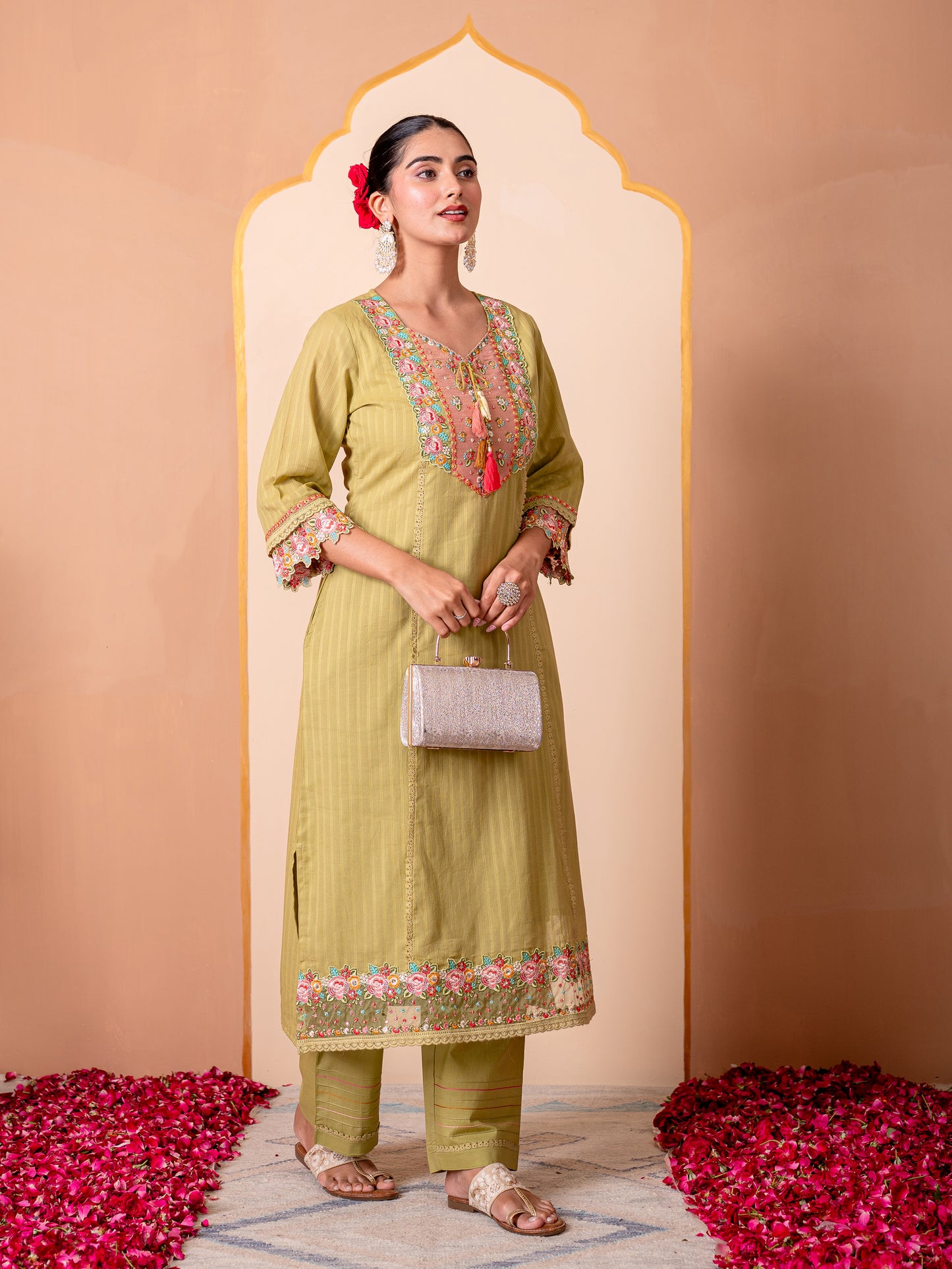 Embroidered Cotton dobby Solid Straight Green Kurta