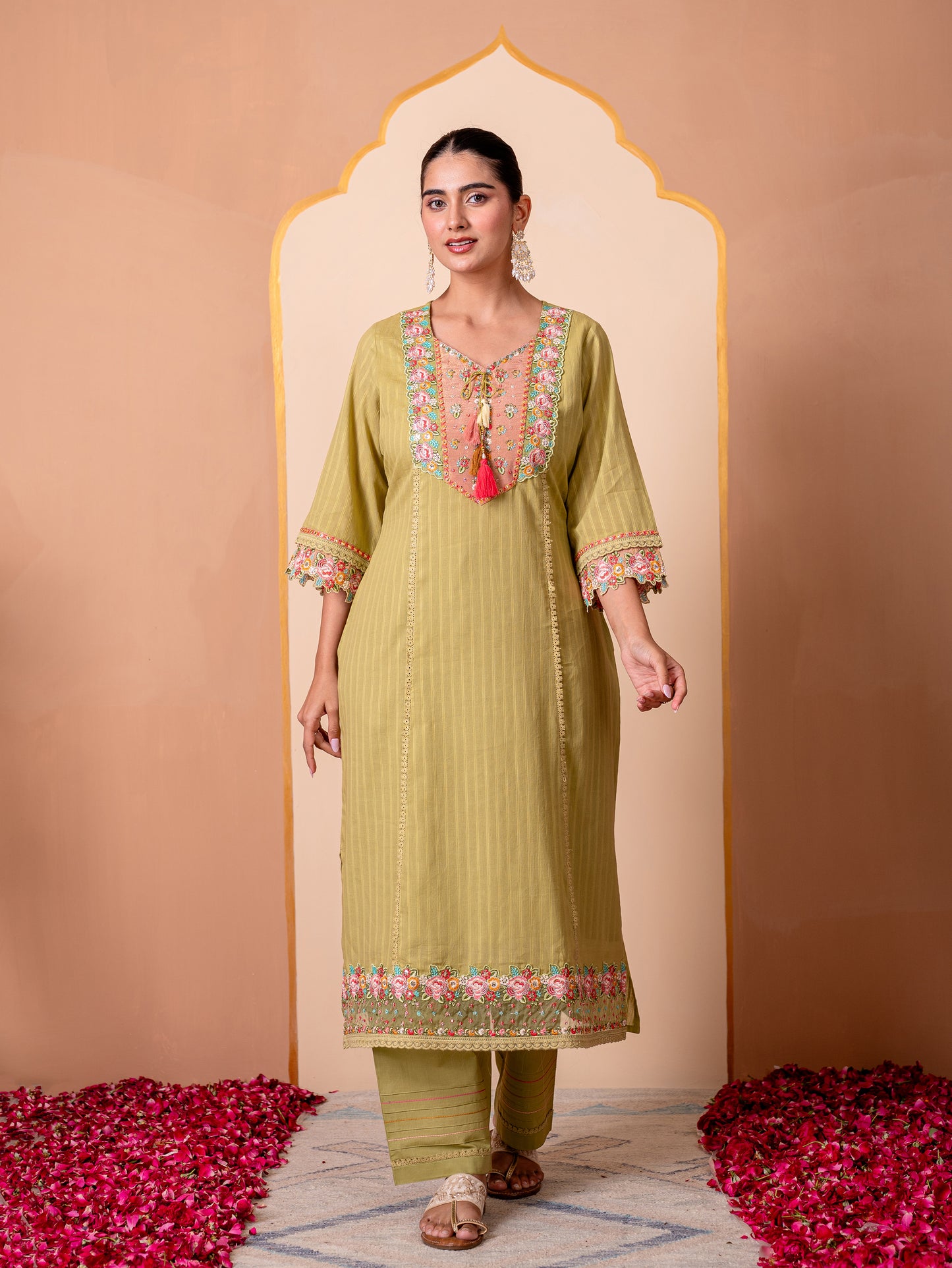 Embroidered Cotton dobby Solid Straight Green Kurta