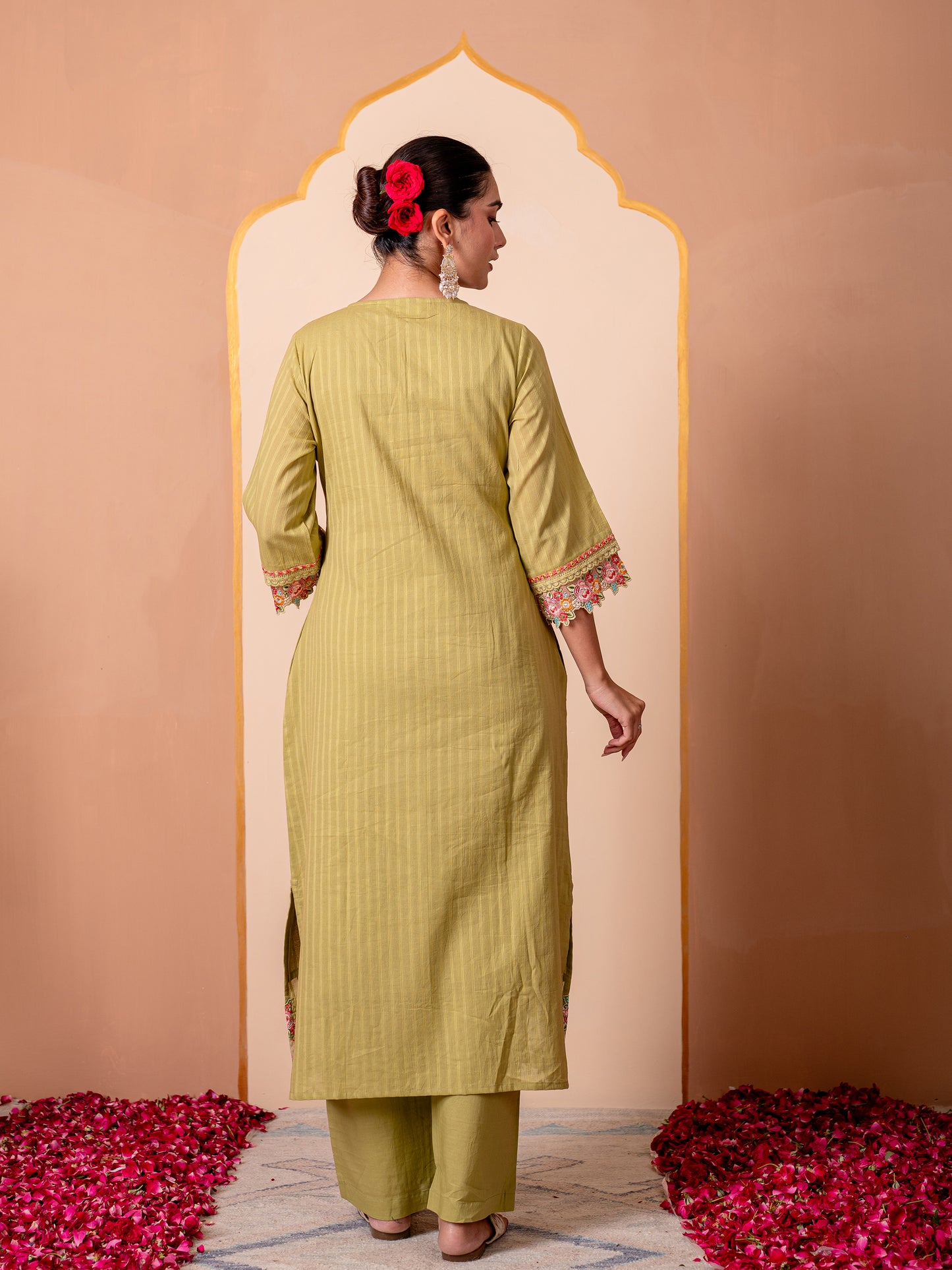 Embroidered Cotton dobby Solid Straight Green Kurta