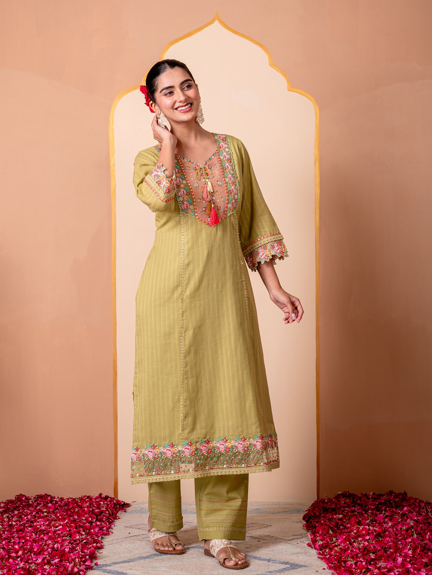 Embroidered Cotton dobby Solid Straight Green Kurta
