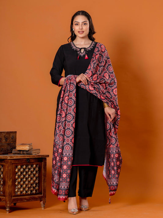 Blended Silk Geometric Multicolor Dupatta