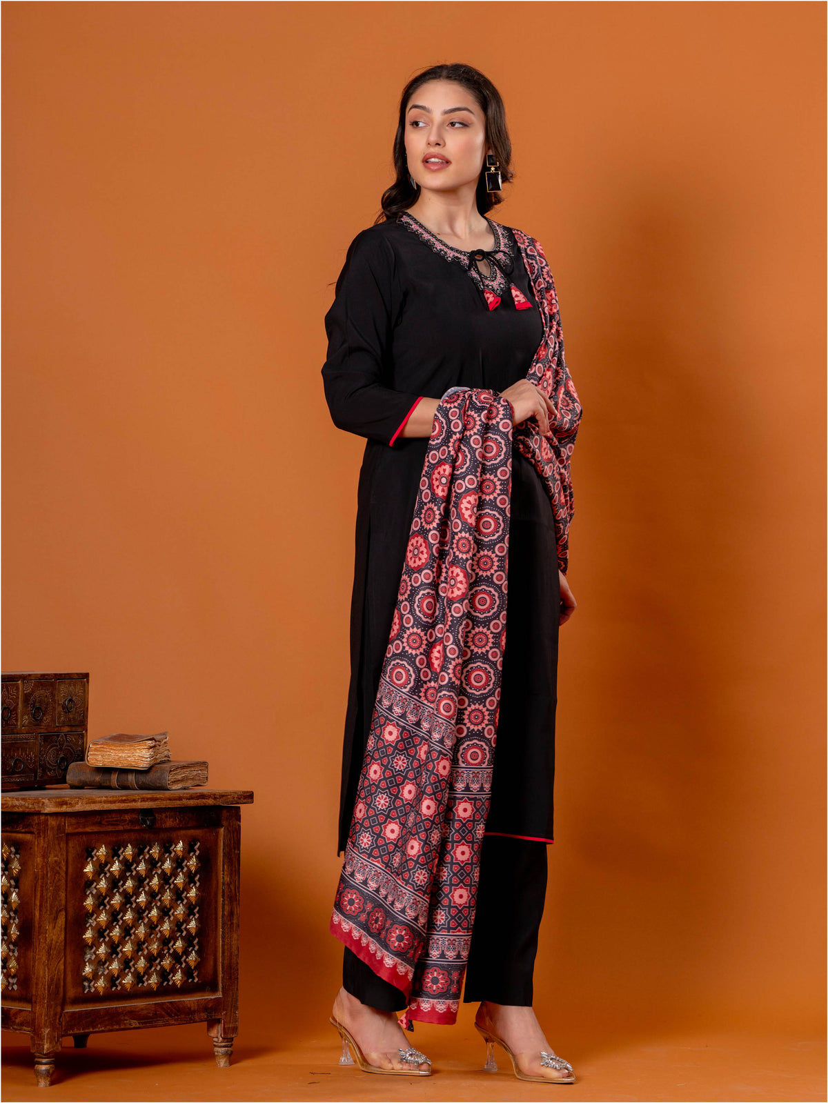 Blended Silk Geometric Multicolor Dupatta