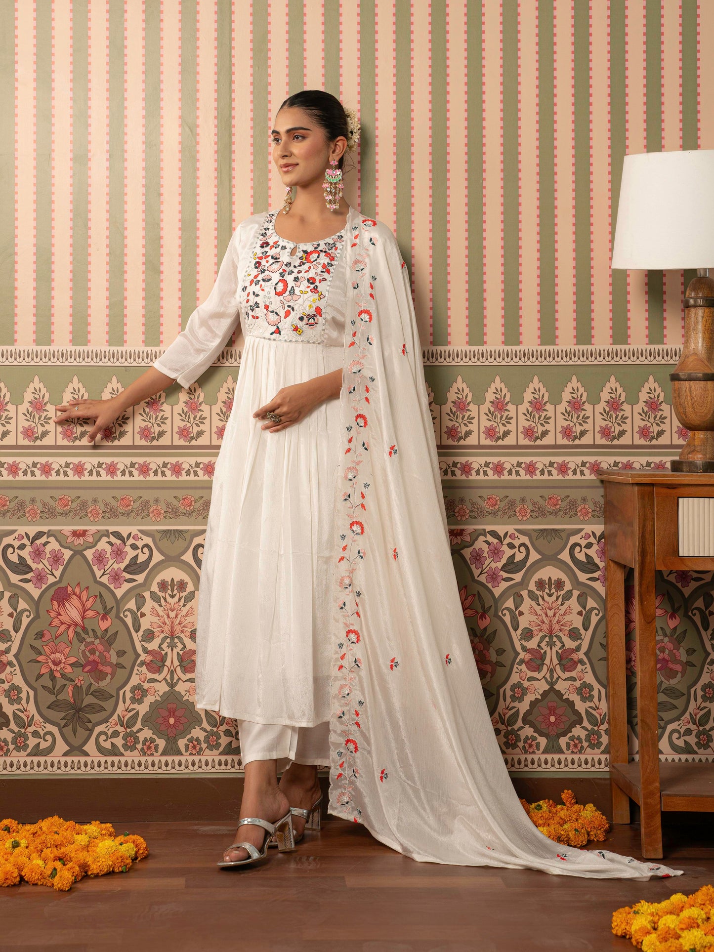 Embroidered Georgette Solid White Dupatta