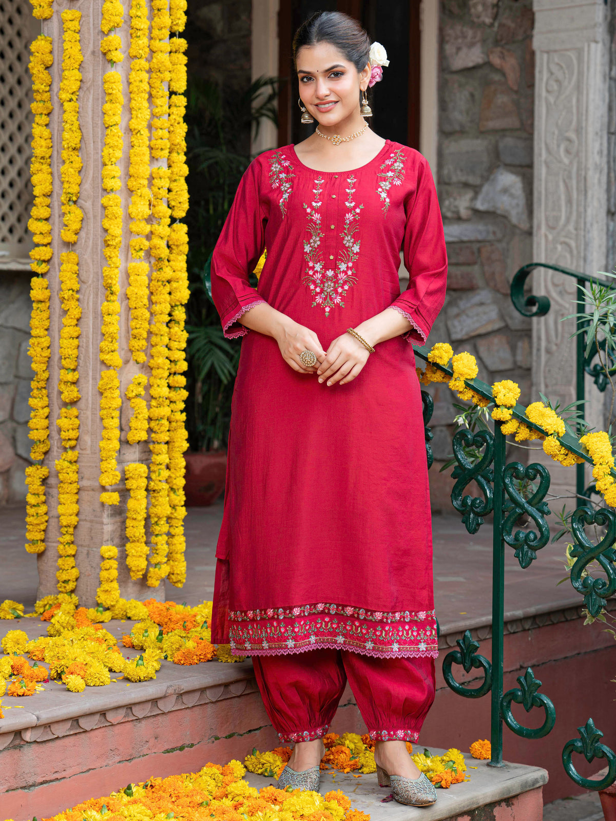 Embroidered Blended Silk Solid Straight Red Kurta