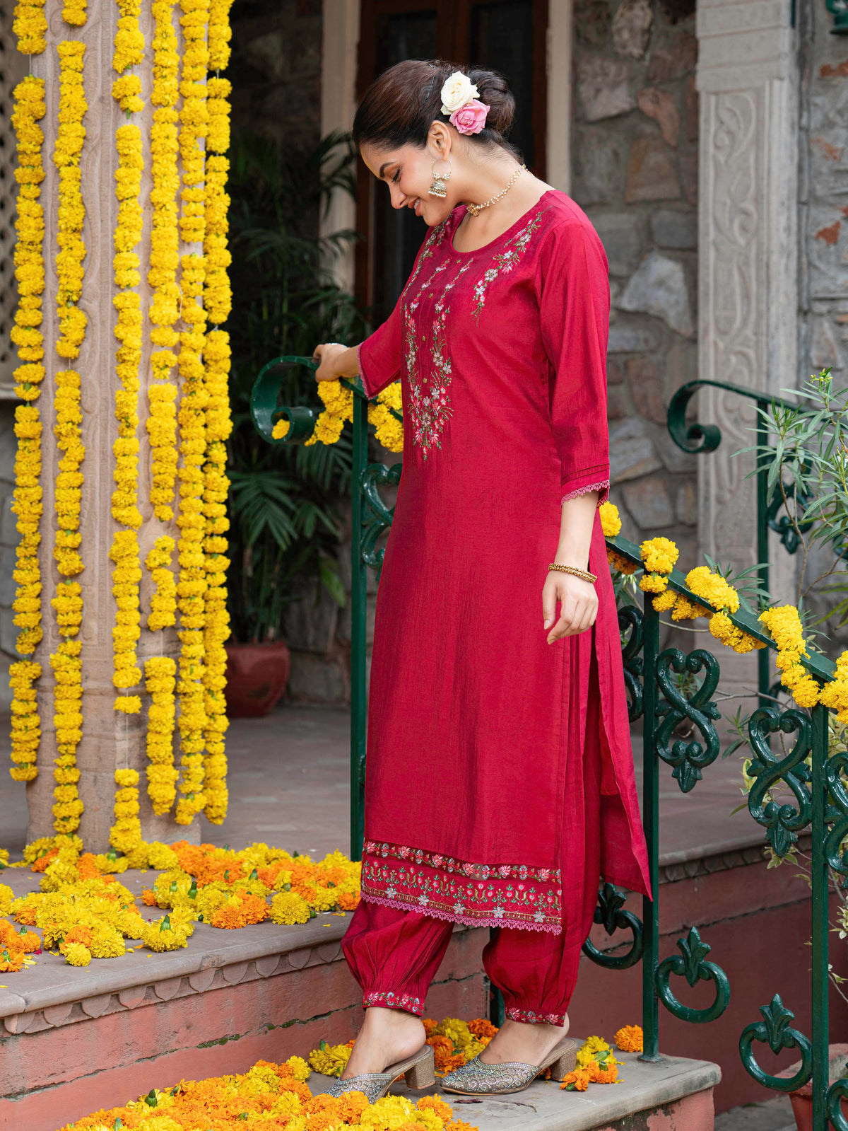 Embroidered Blended Silk Solid Straight Red Kurta