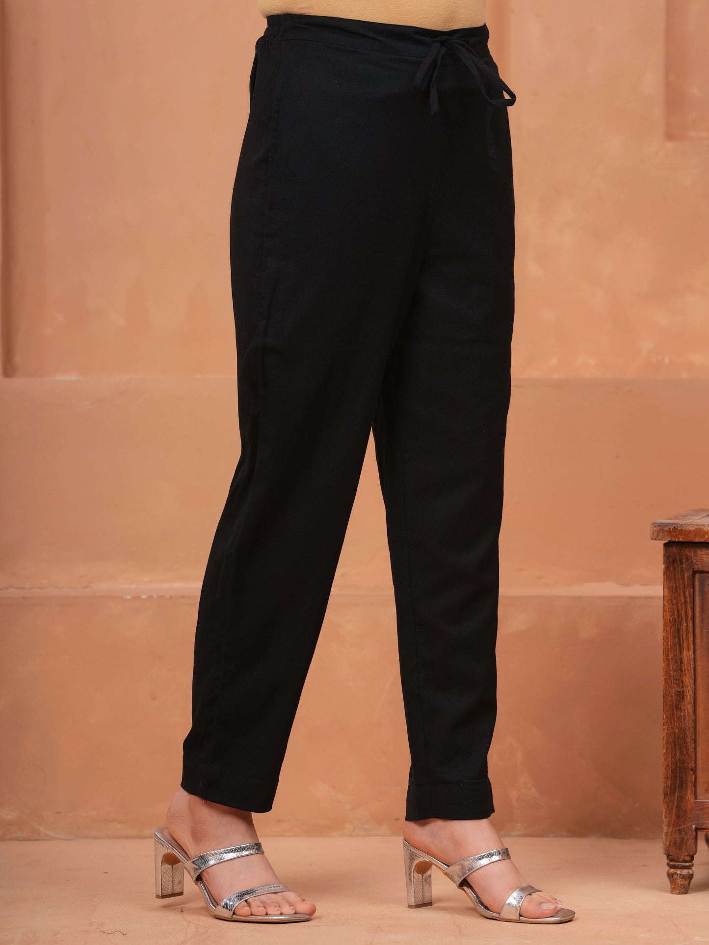 Embroidered Linen Cotton Solid Anarkali Black Kurta