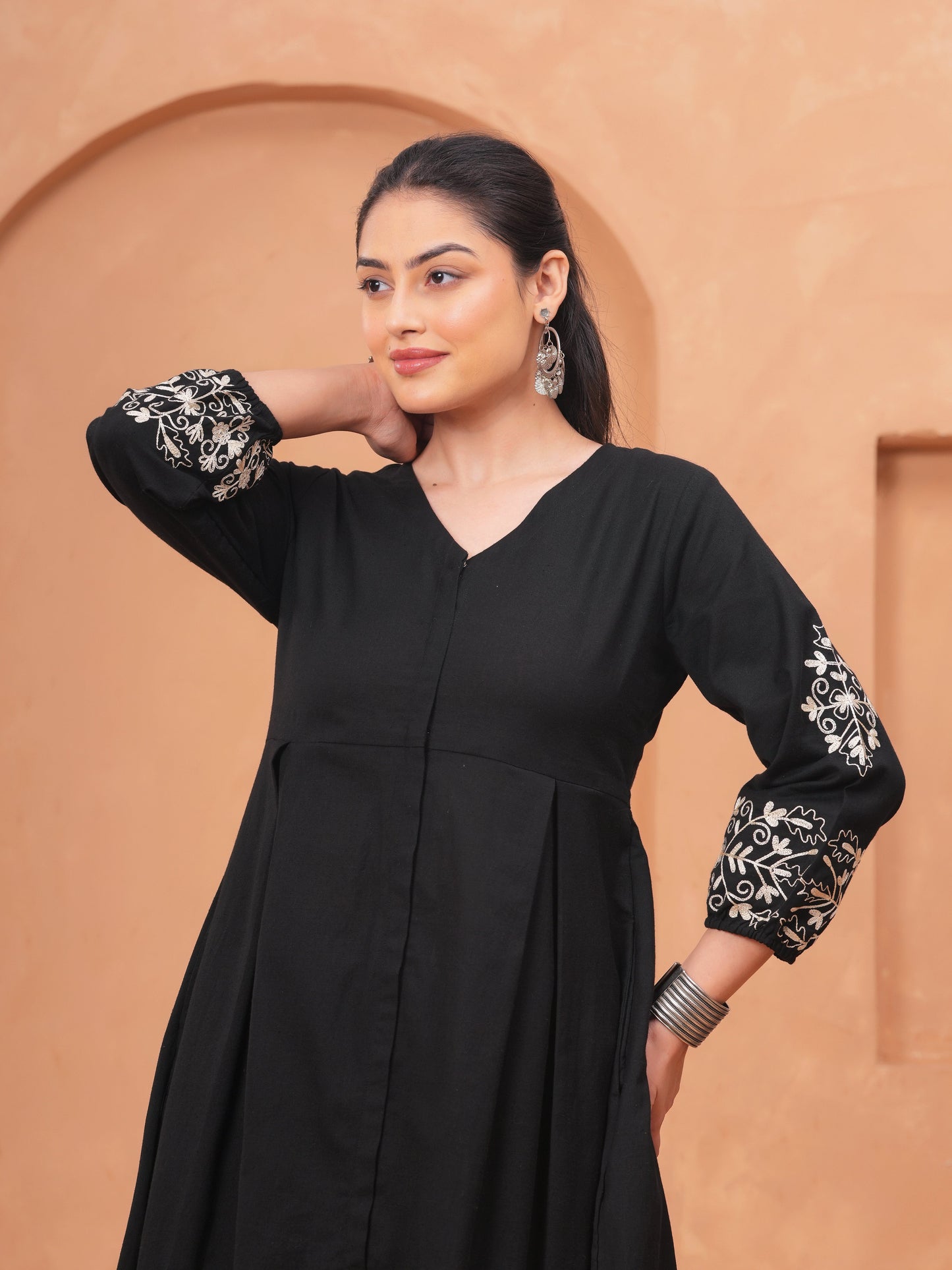 Embroidered Linen Cotton Solid Anarkali Black Kurta