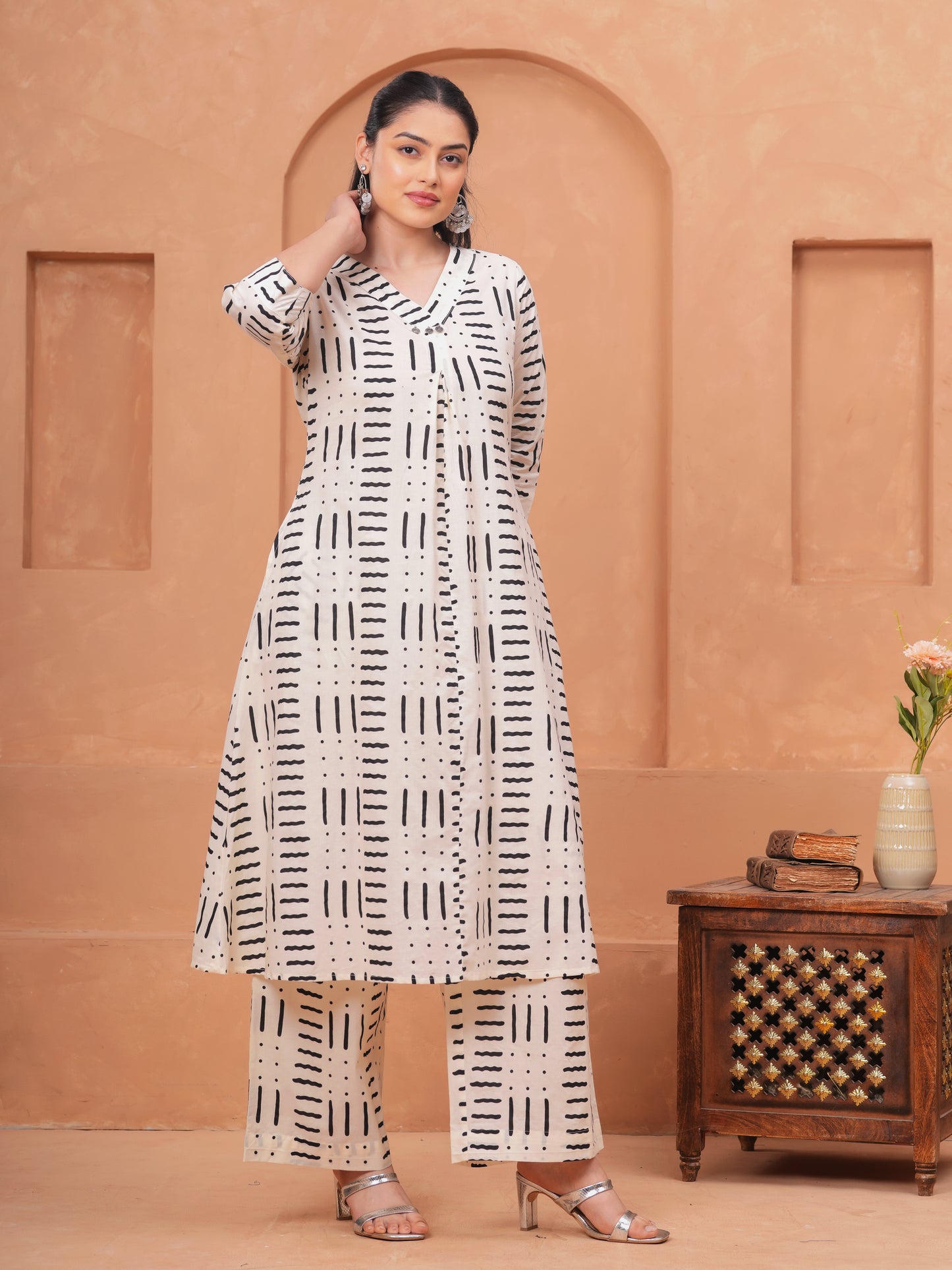 Soft Cotton Geometric Straight Off White Kurta