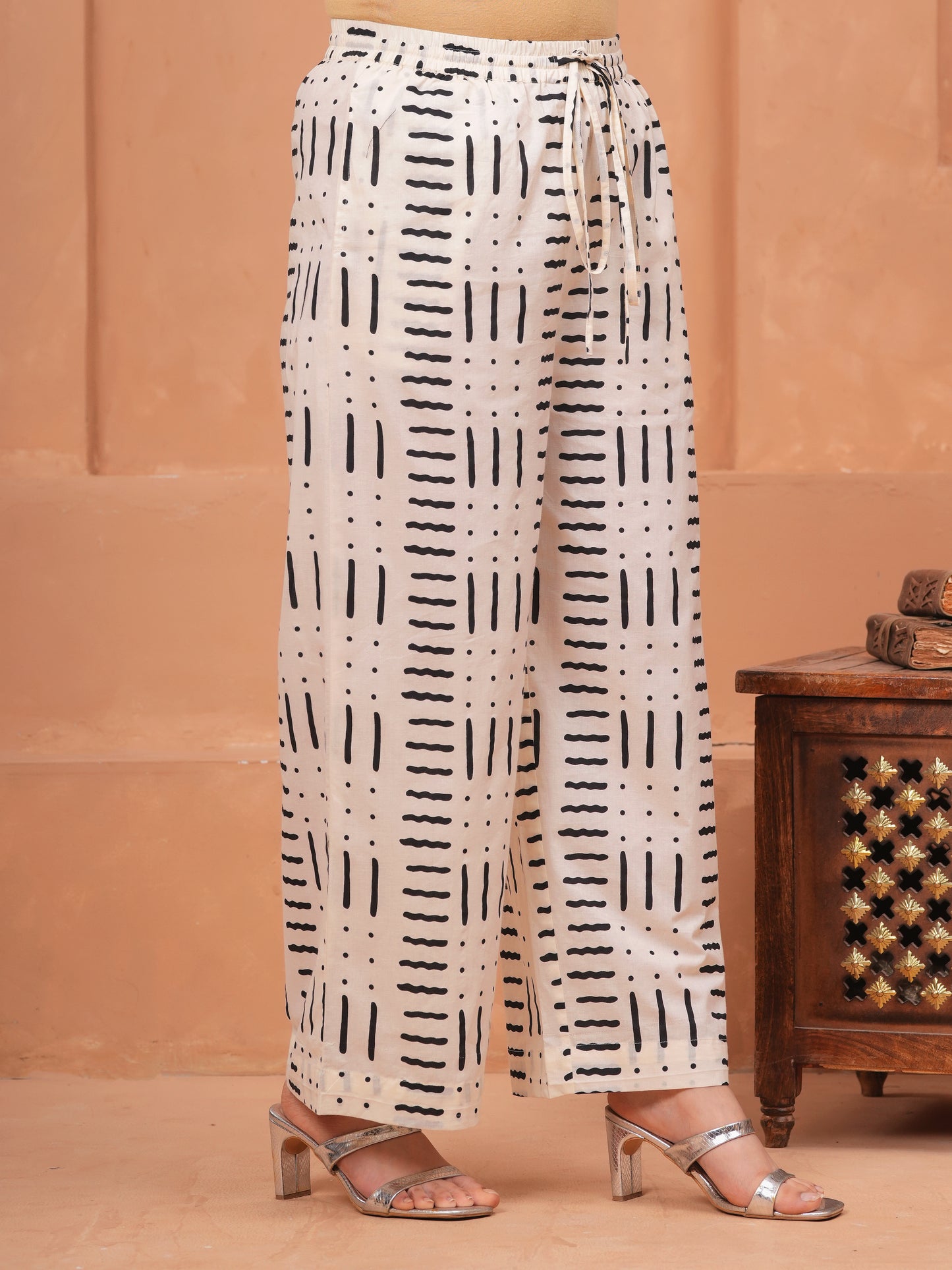 Soft Cotton Geometric Straight Off White Kurta