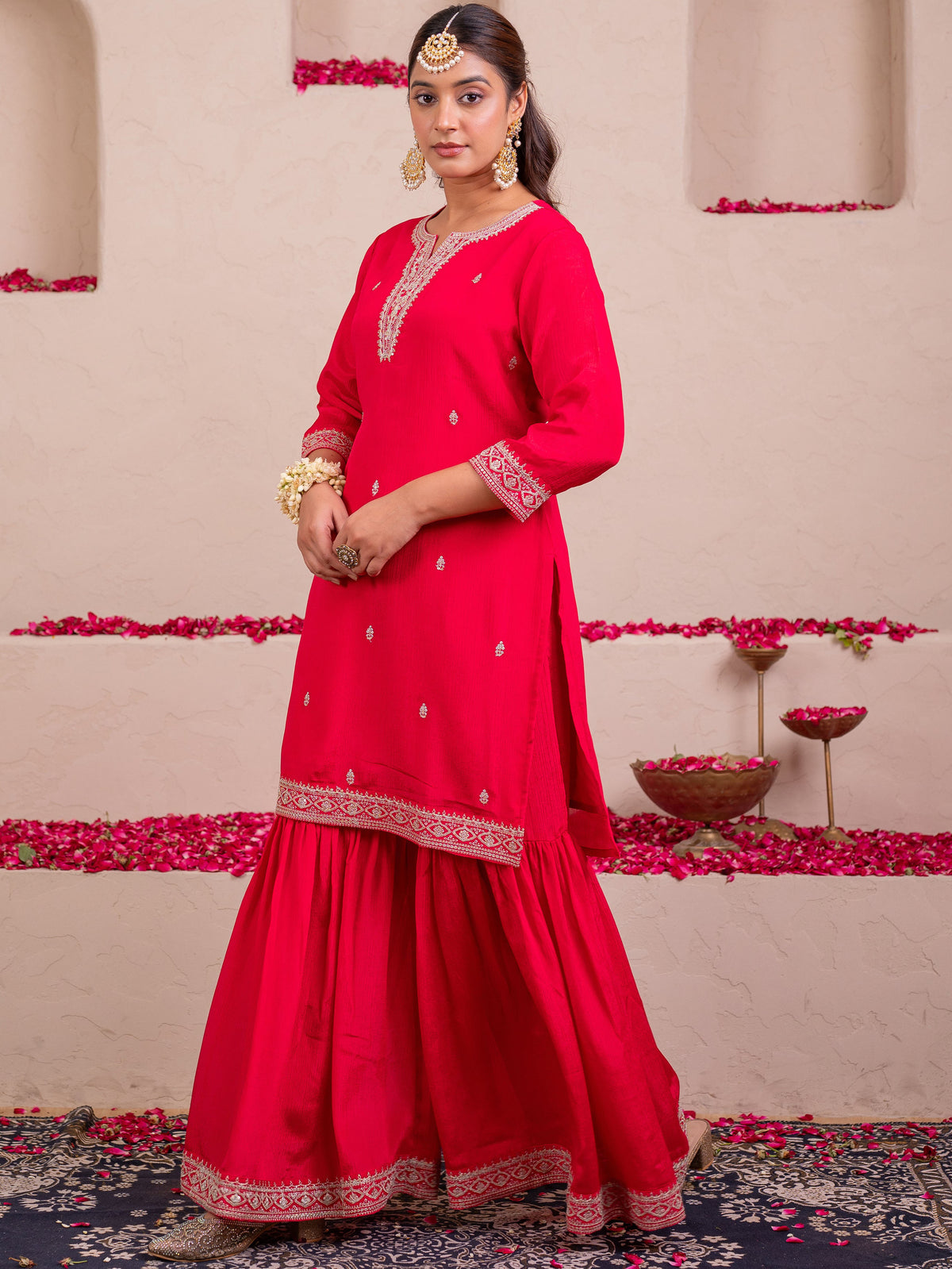 Embroidered Blended silk Solid Straight Red Kurta