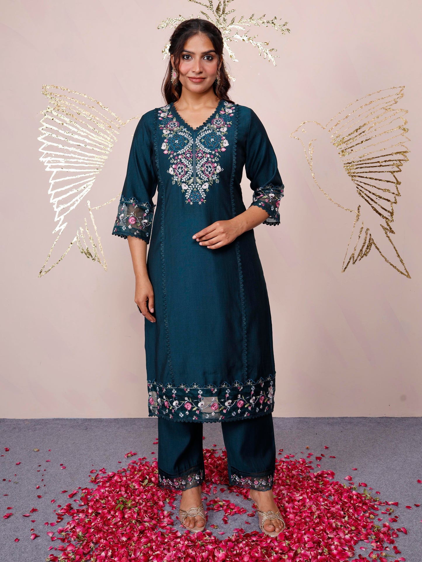 Embroidered Blended silk Solid Straight Teal Kurta