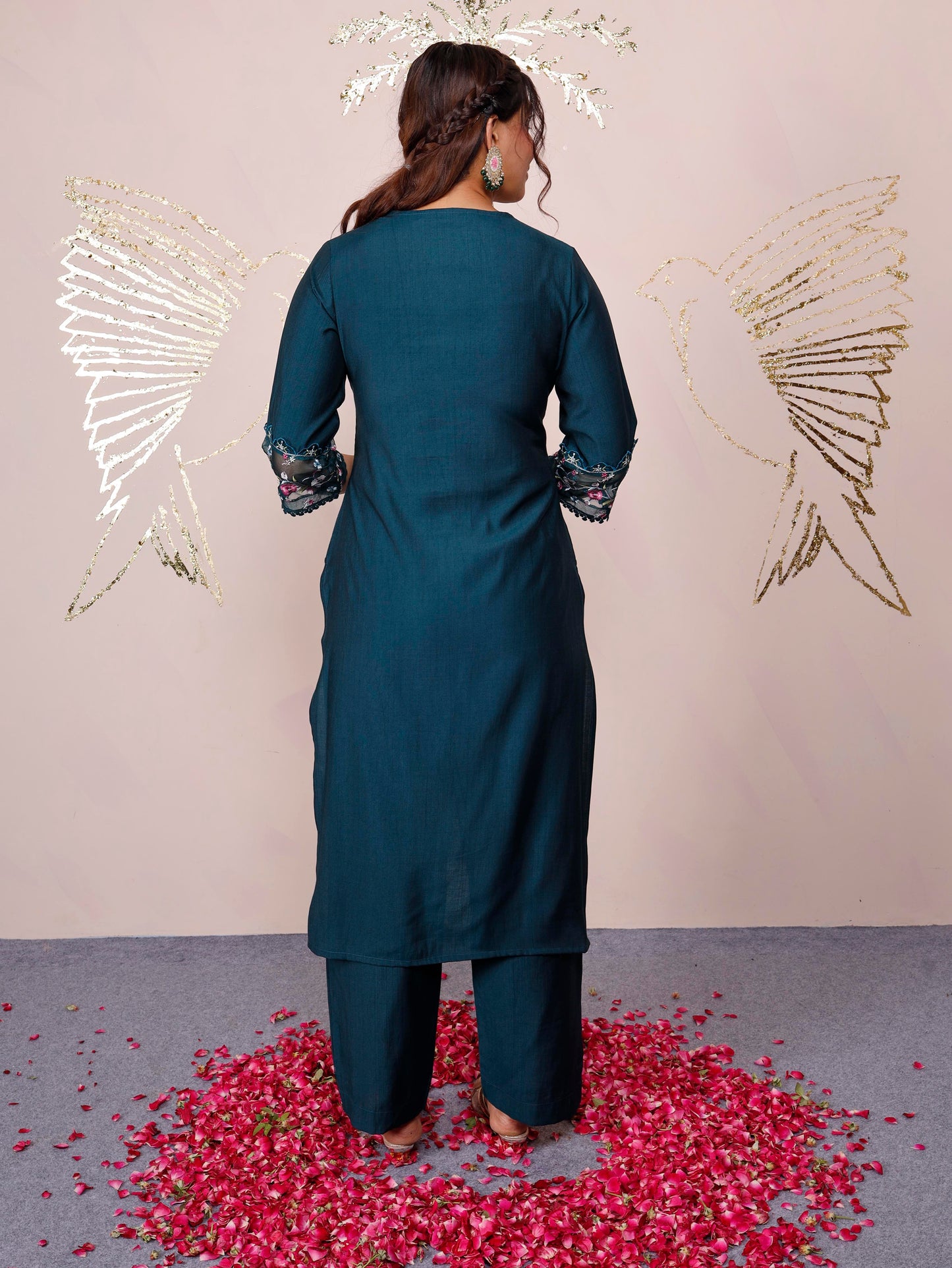 Embroidered Blended silk Solid Straight Teal Kurta