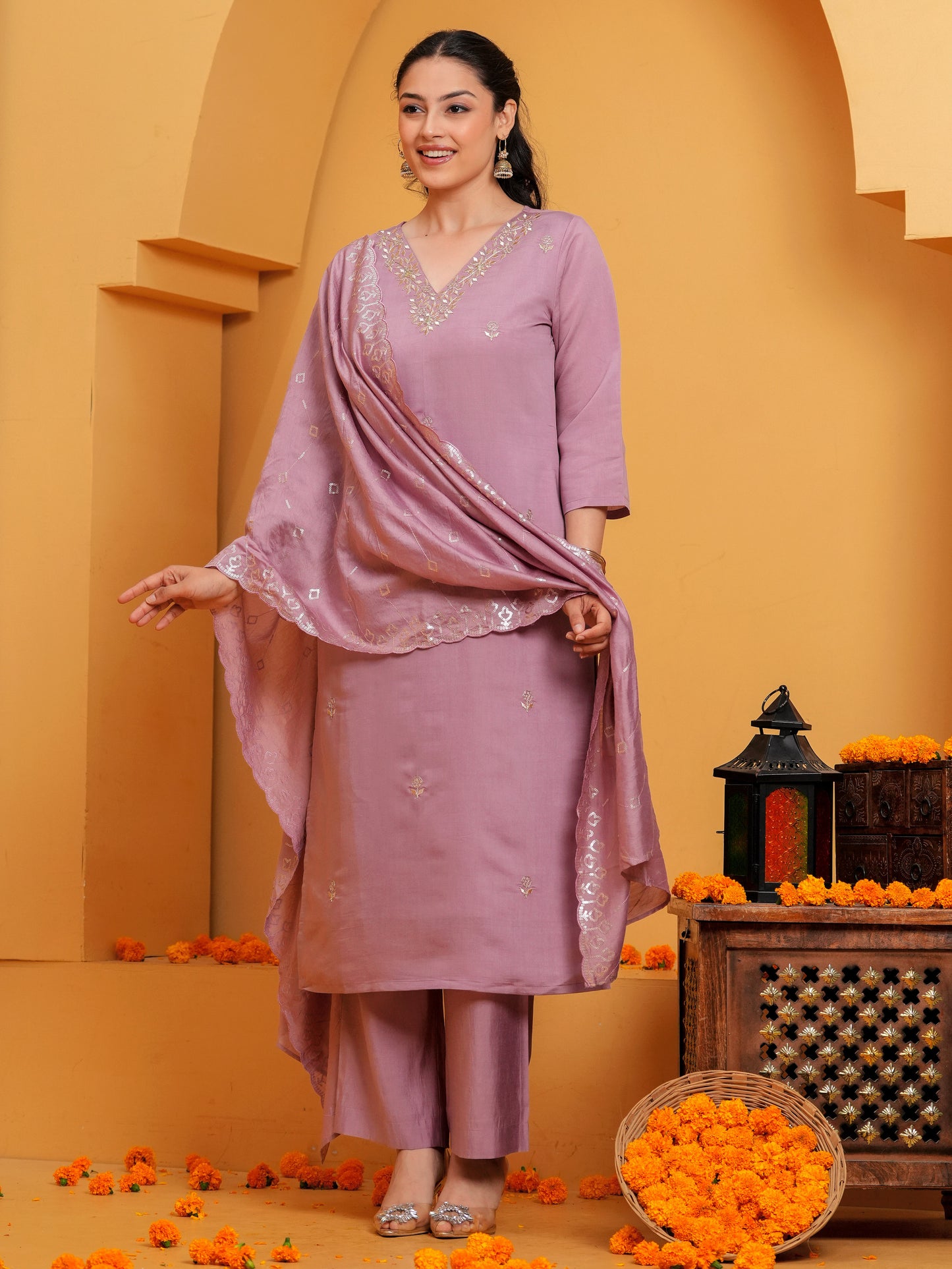 Embroidered Chanderi Solid Dusty Pink Dupatta
