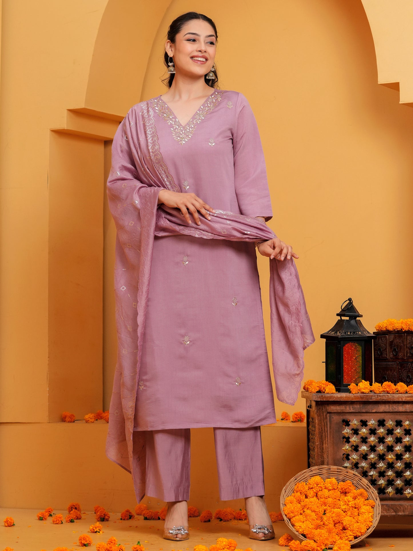 Embroidered Chanderi Solid Dusty Pink Dupatta