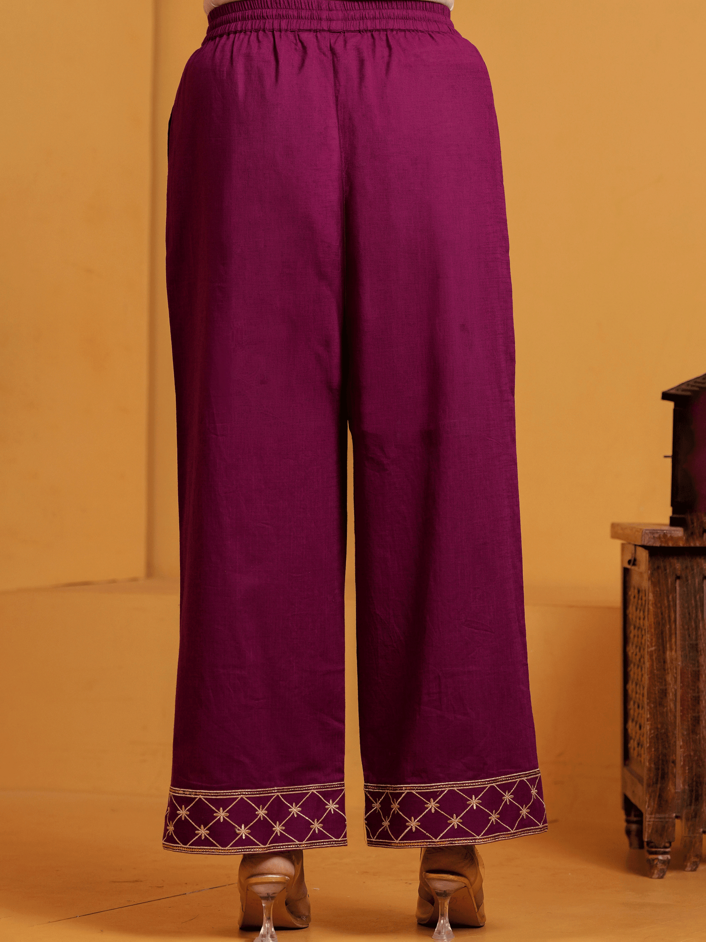 Embroidered Slub cotton Solid Straight Wine Kurta