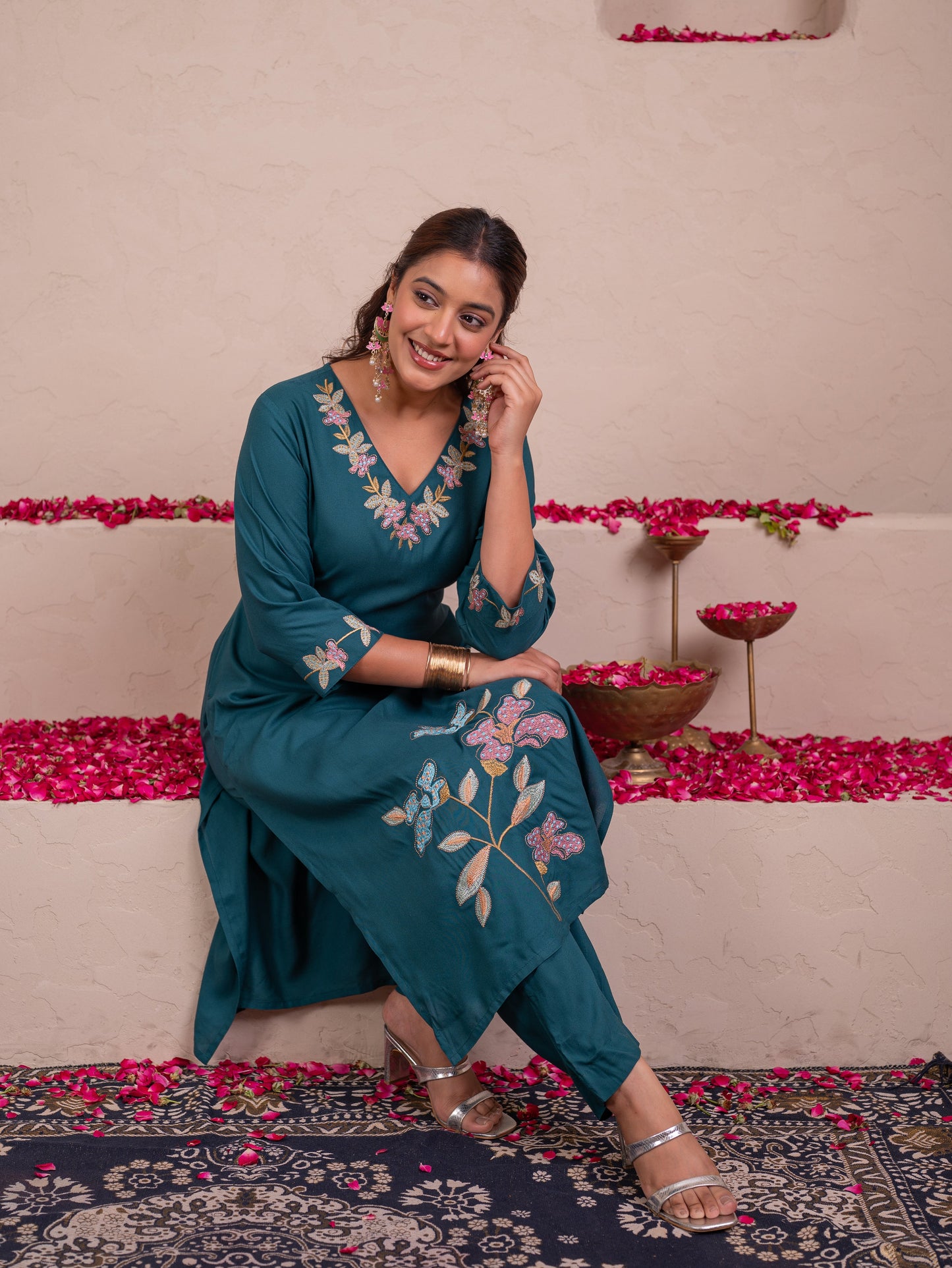 Embroidered Viscose Solid Straight Teal Kurta