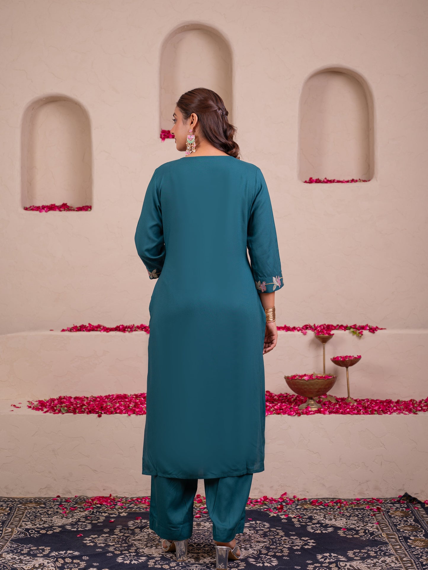 Embroidered Viscose Solid Straight Teal Kurta