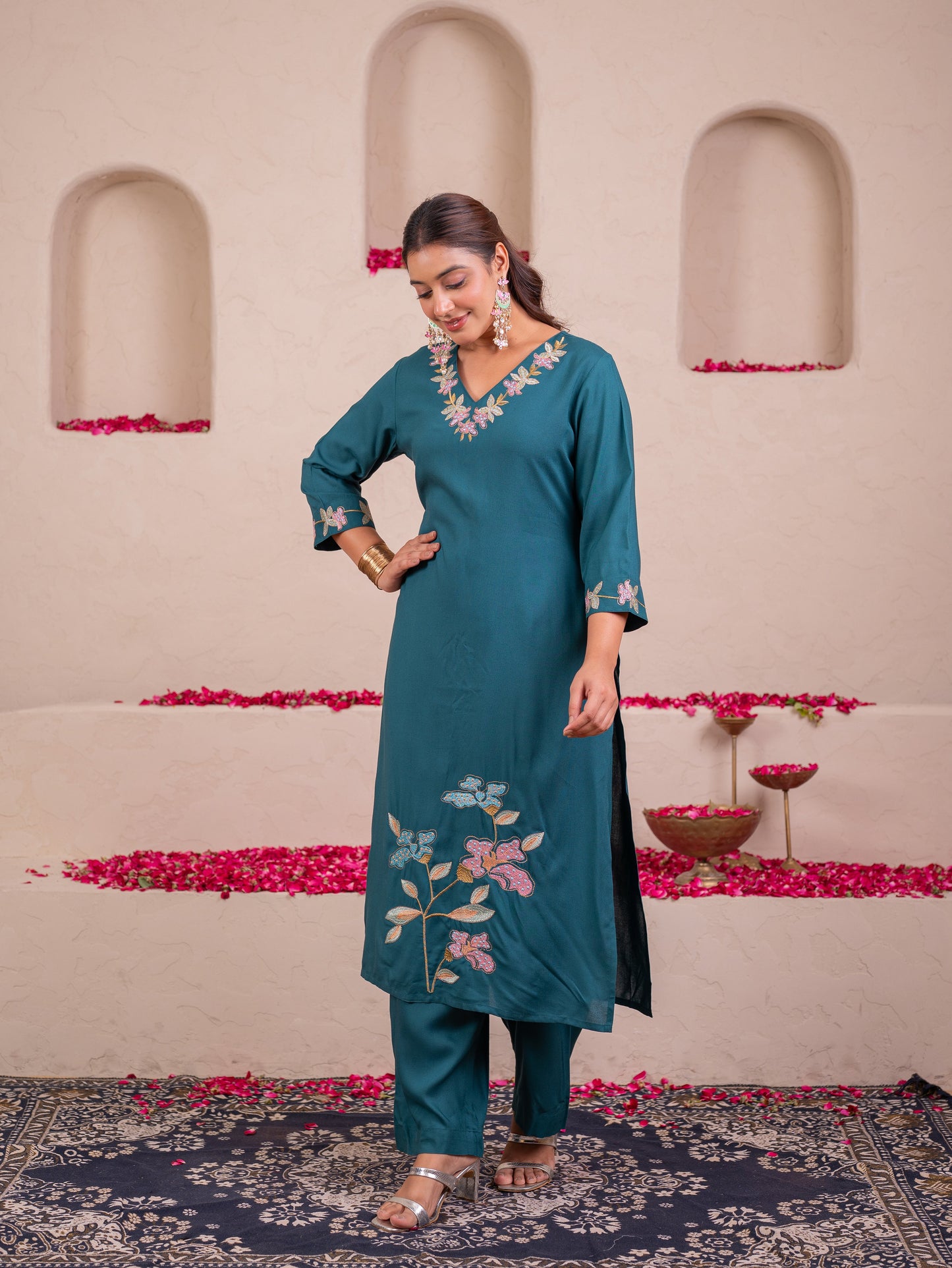 Embroidered Viscose Solid Straight Teal Kurta