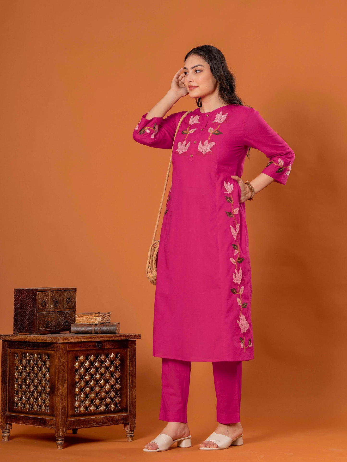 Embroidered Soft Cotton Solid Straight Pink Kurta