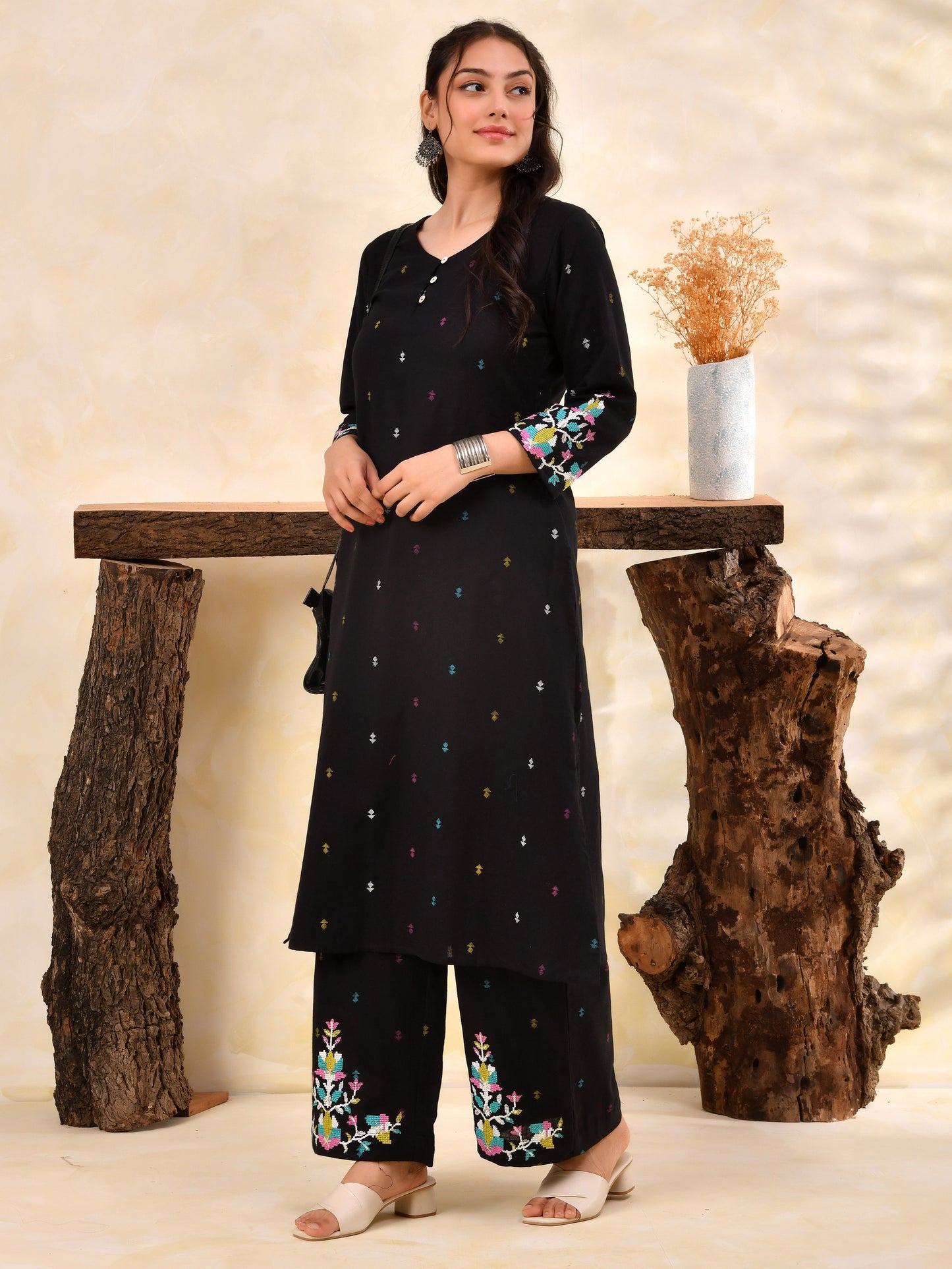 Embroidered Linen cotton Butti A-line Black Kurta