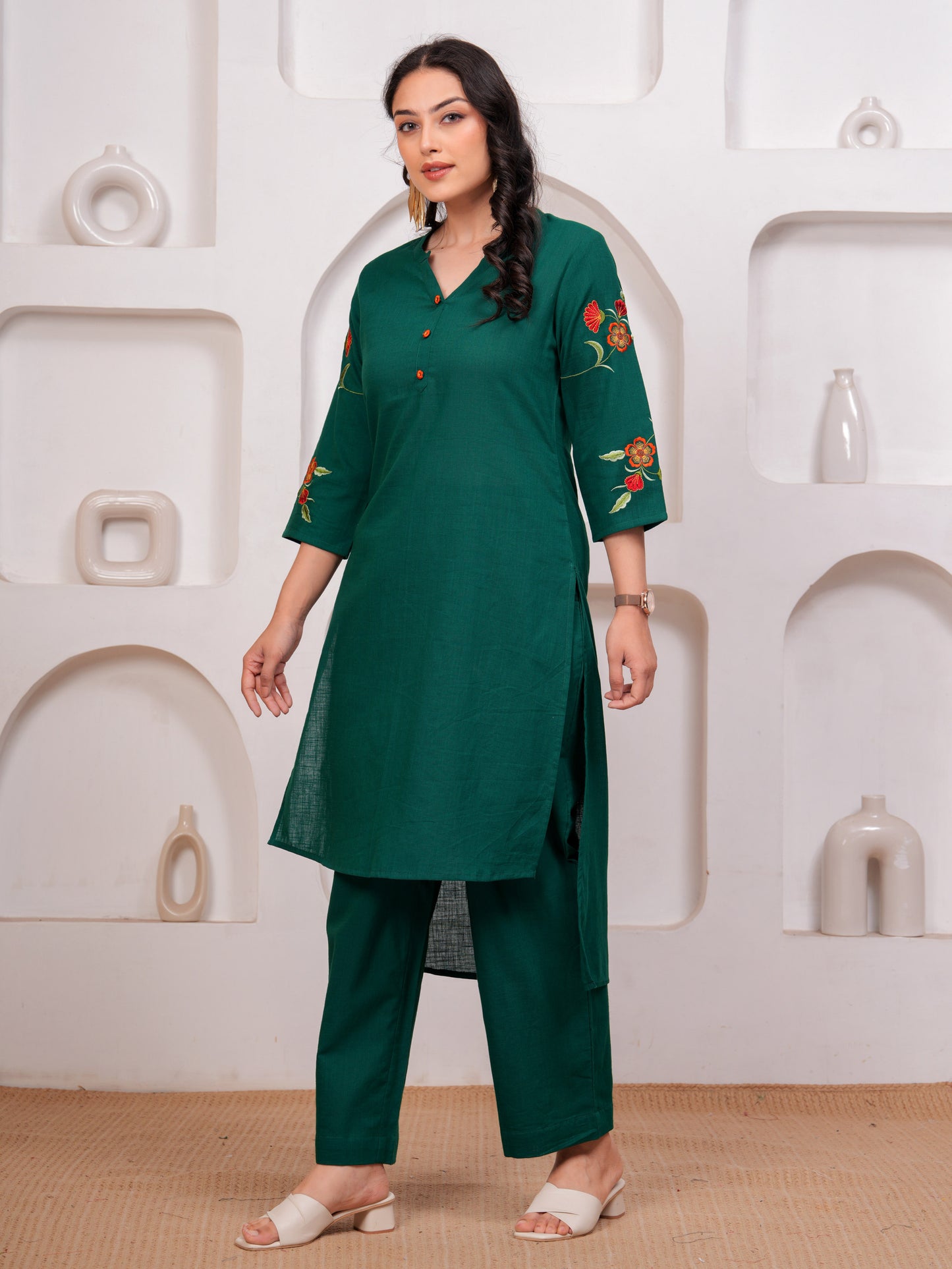 Embroidered Slub cotton Solid Straight Emerald Green Kurta
