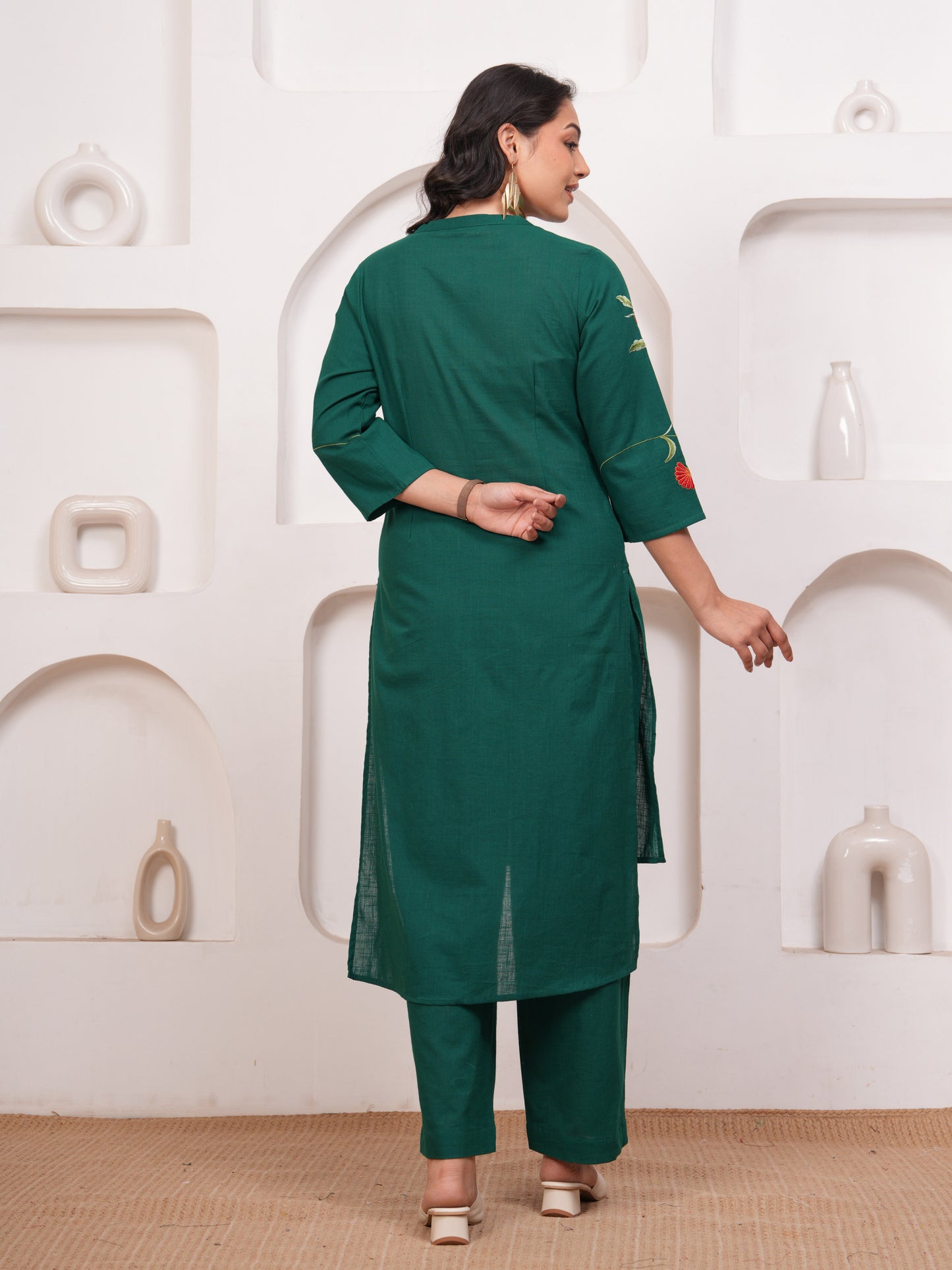 Embroidered Slub cotton Solid Straight Emerald Green Kurta