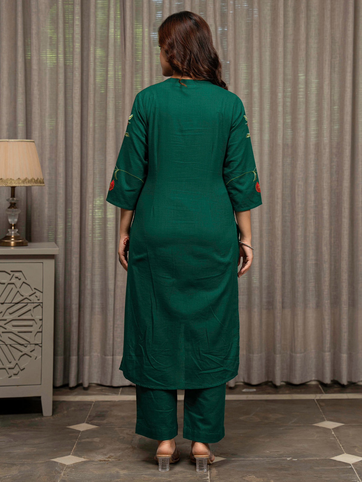 Embroidered Slub cotton Solid Straight Emerald Green Kurta