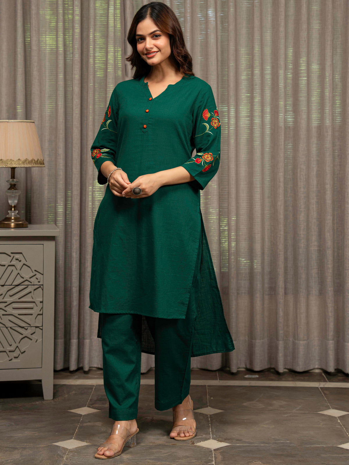 Embroidered Slub cotton Solid Straight Emerald Green Kurta