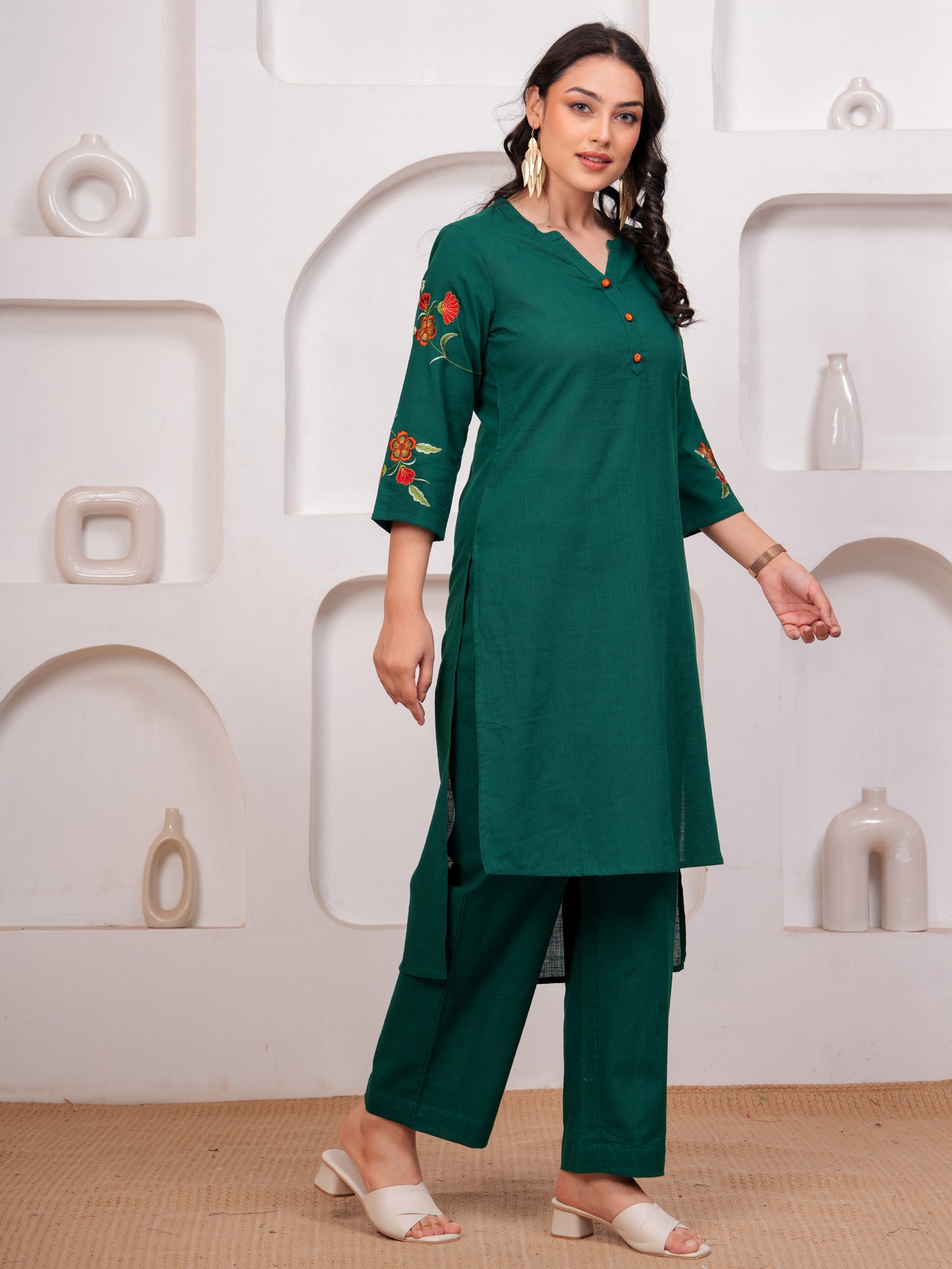 Embroidered Slub cotton Solid Straight Emerald Green Kurta