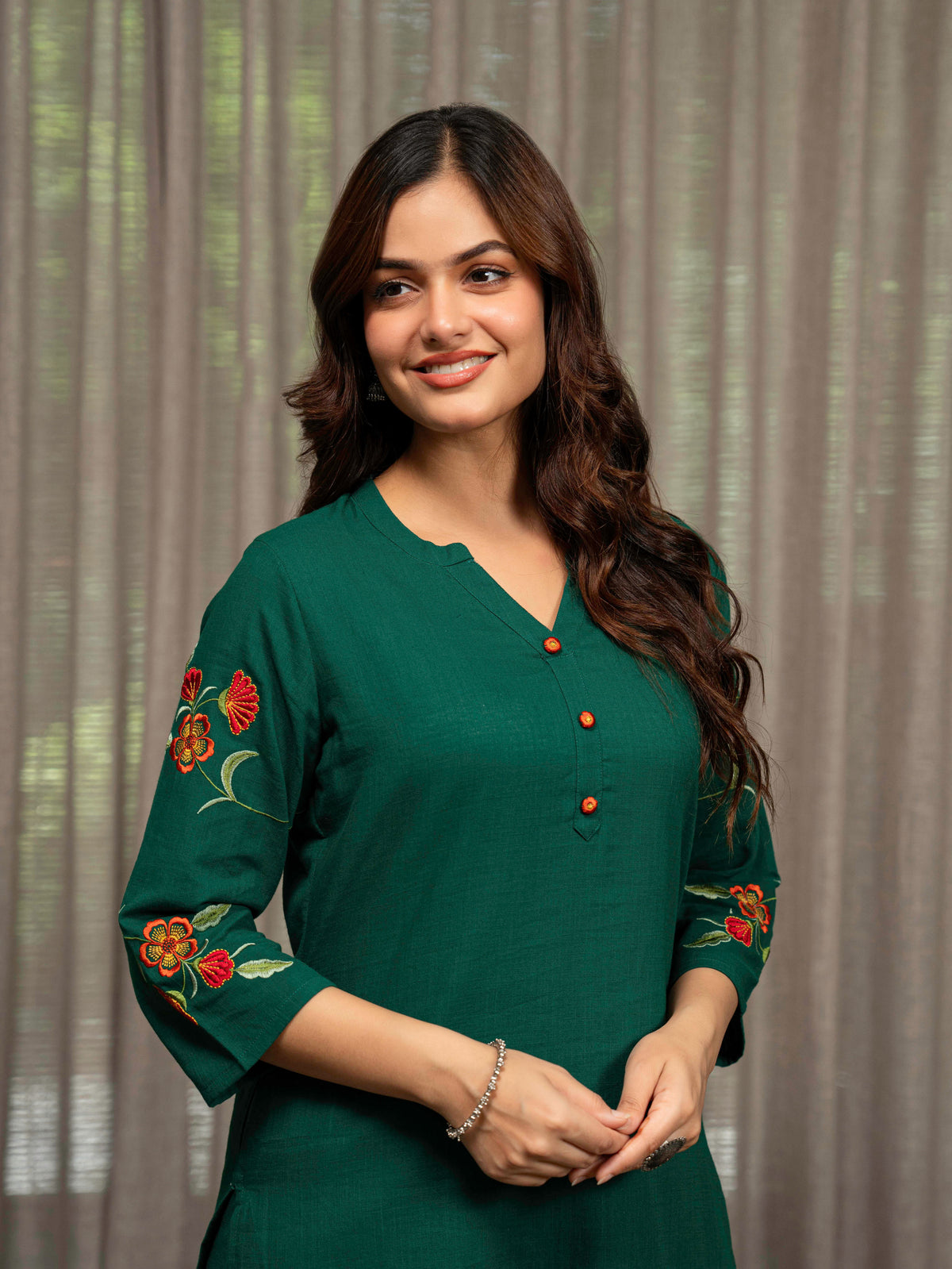 Embroidered Slub cotton Solid Straight Emerald Green Kurta