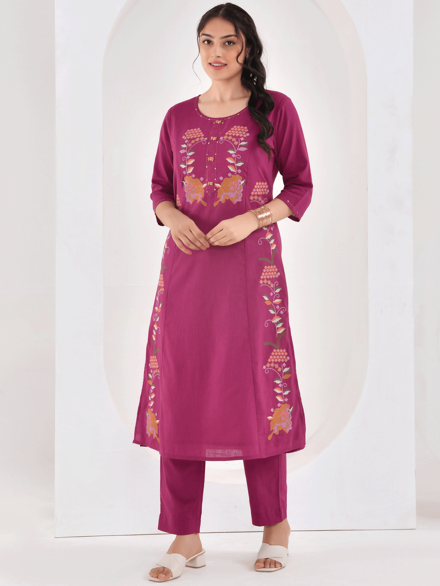 Embroidered Slub cotton Solid Straight Wine Kurta