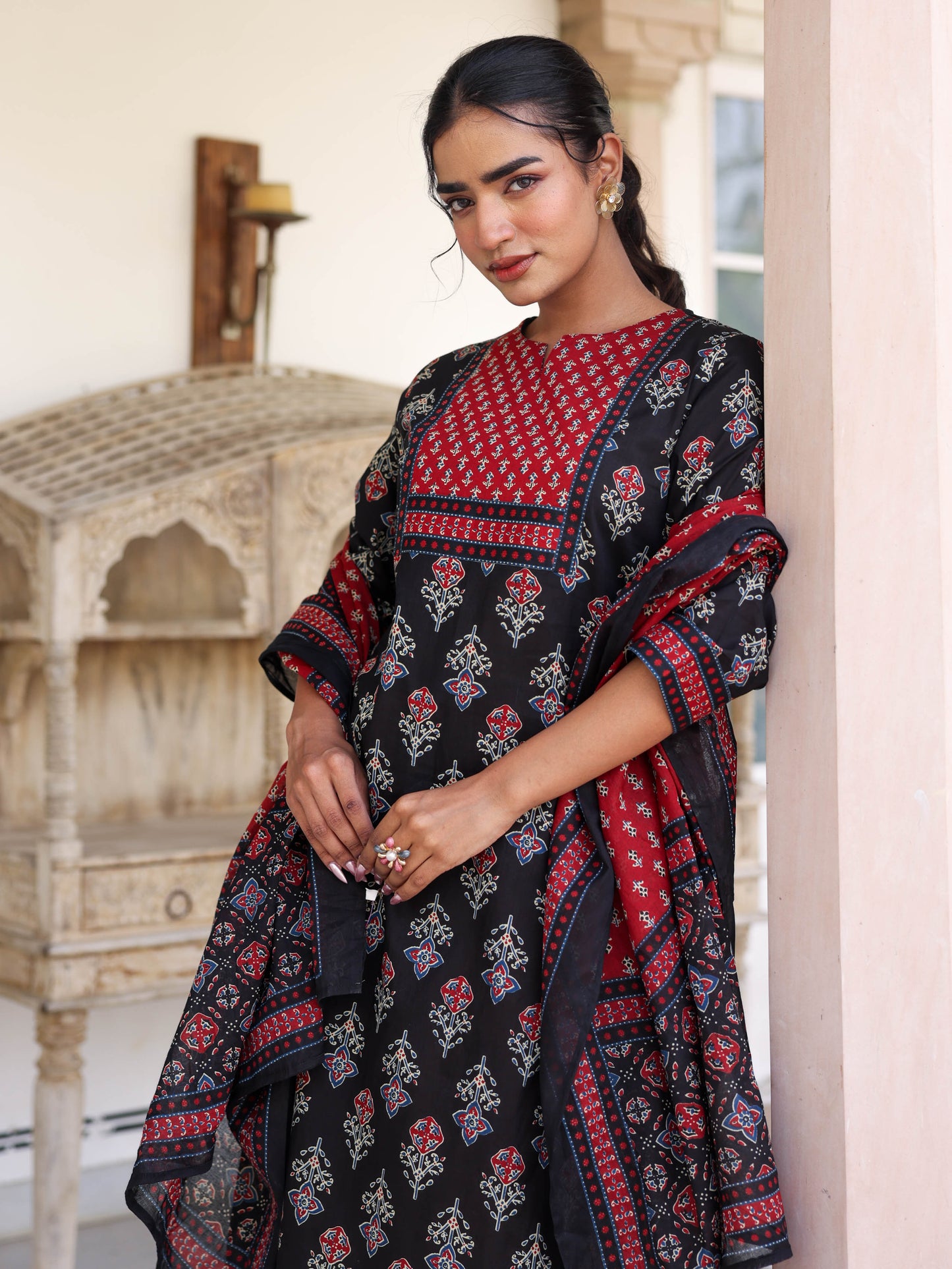 Soft cotton Ethnic Motifs Straight Black Kurta
